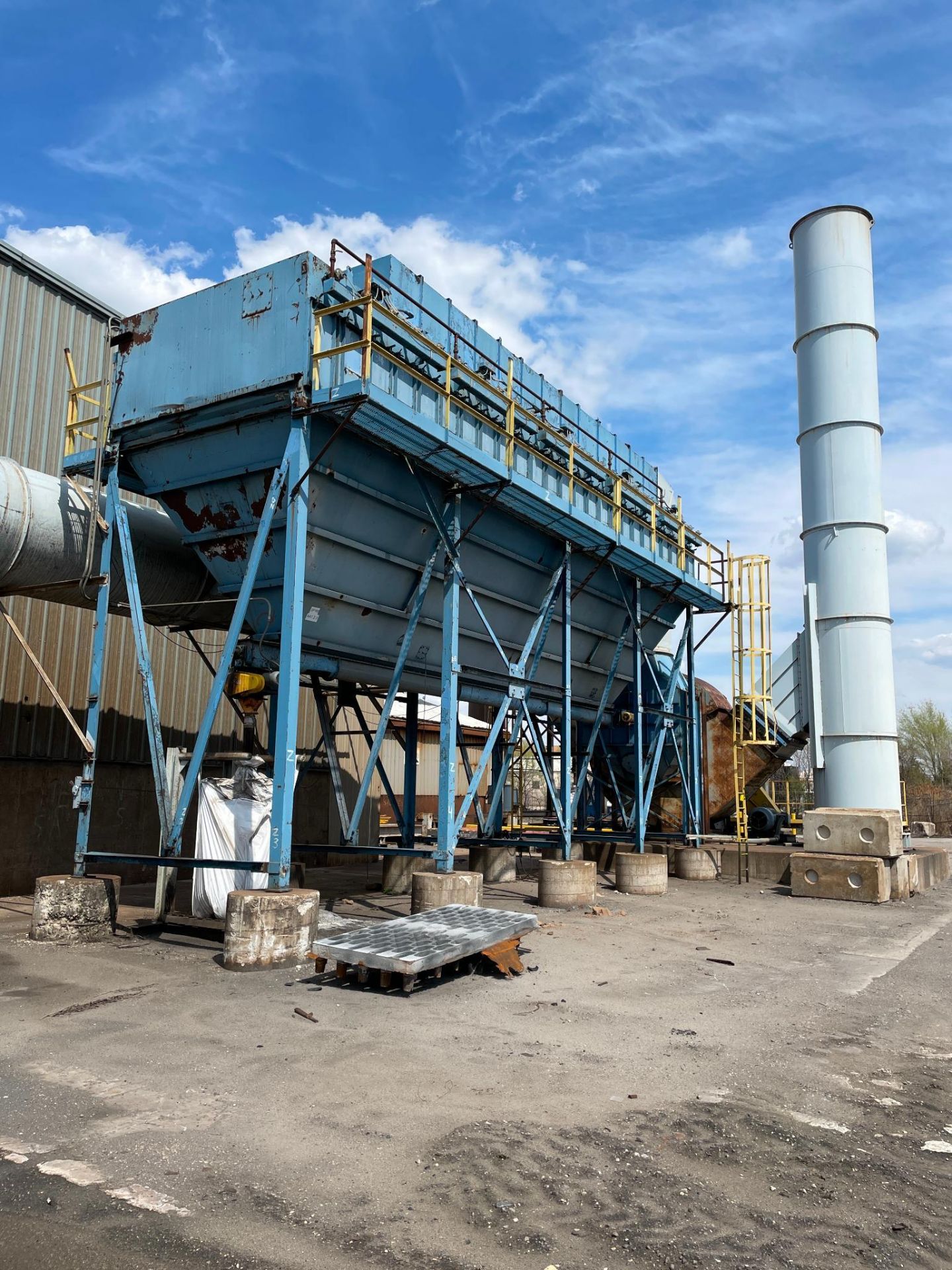 DUST COLLECTION SYSTEM BAGHOUSE, 300 HP