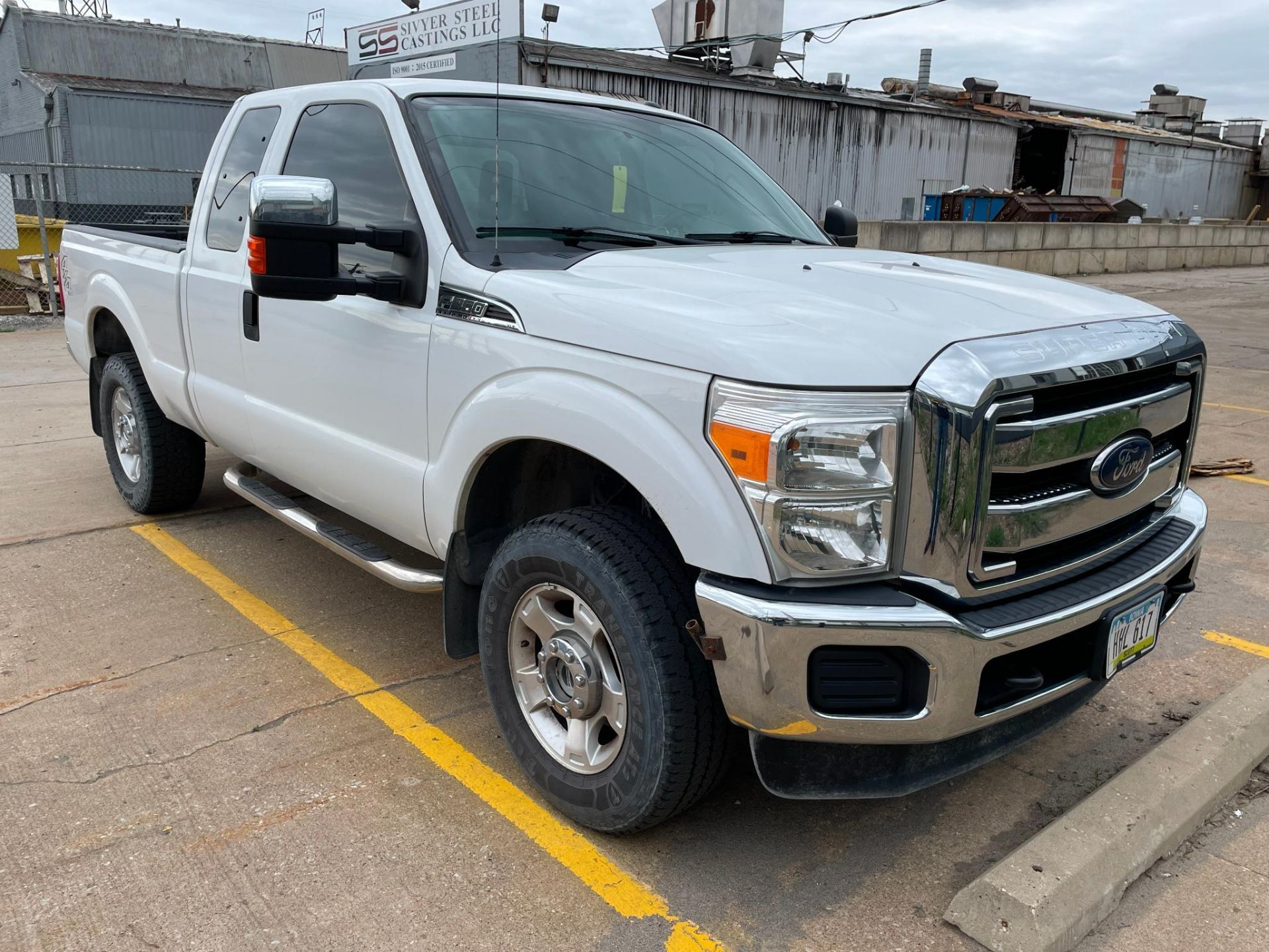PICKUP TRUCK, 2013 FORD F-250 SUPER DUTY, 4X4, gasoline, extended cab, 123,494 miles, VIN - Image 4 of 15