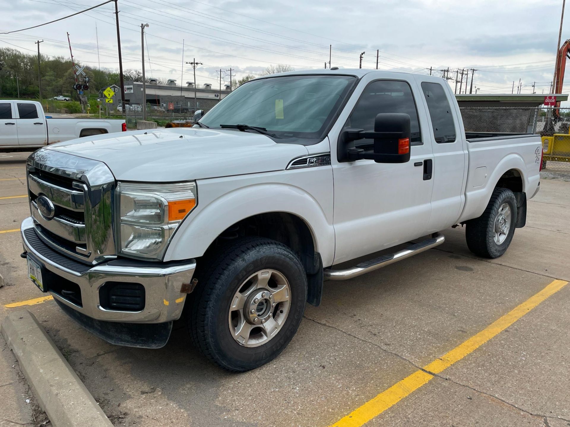 PICKUP TRUCK, 2013 FORD F-250 SUPER DUTY, 4X4, gasoline, extended cab, 123,494 miles, VIN - Image 3 of 15