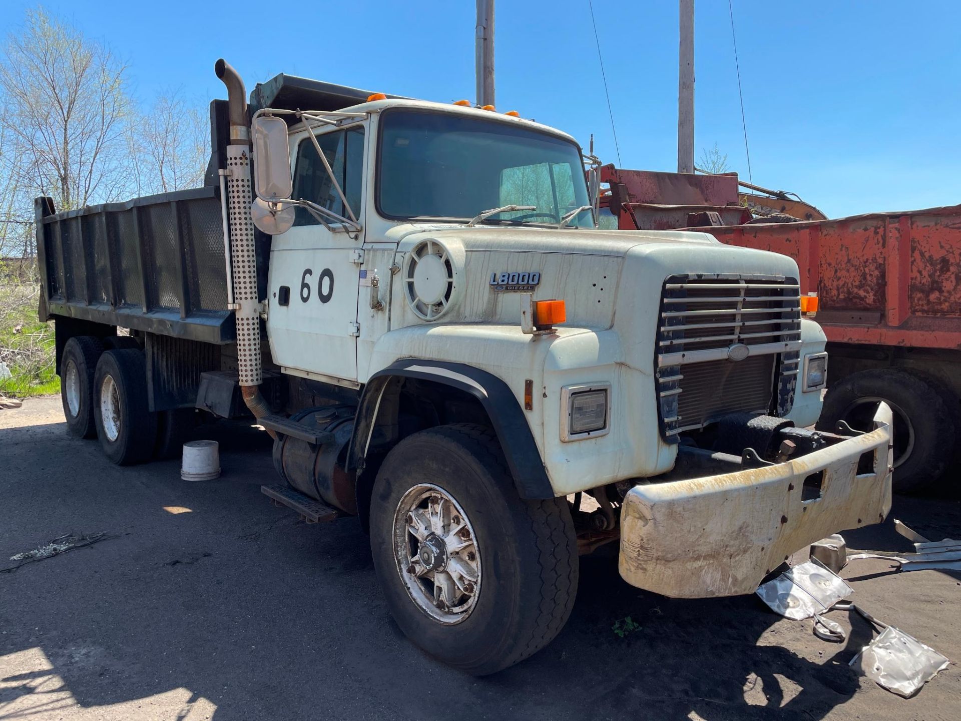 DUMP TRUCK,1991 FORD L8000, diesel, (dump truck parts, no title) - Image 2 of 4