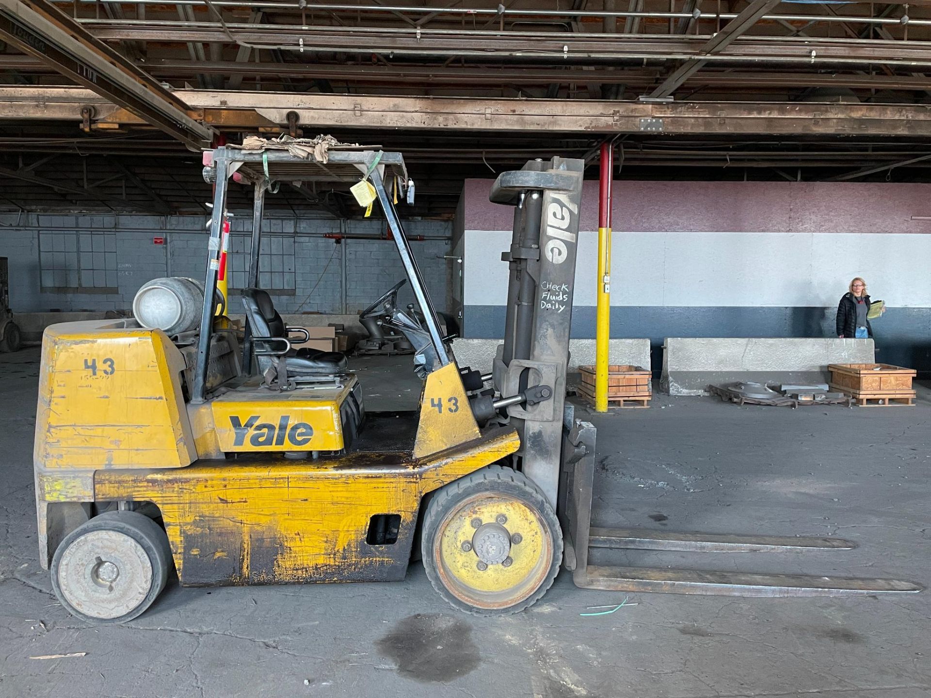 FORKLIFT, YALE 15,000-LB. BASE CAP. MDL. GLC155CANGBV106, 13,750-lb. cap. as equipped, 133" lift - Image 3 of 7