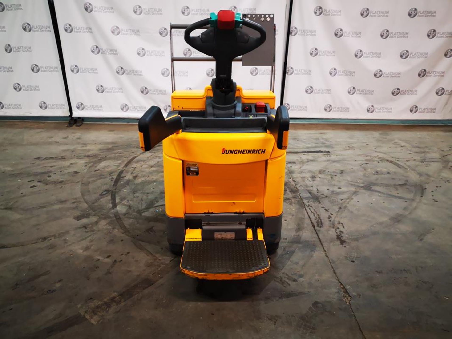 JUNGHEINRICH, ERE225, 5,000 LBS, 24 V BATTERY POWERED, RIDING PALLET TRUCK - Image 4 of 10