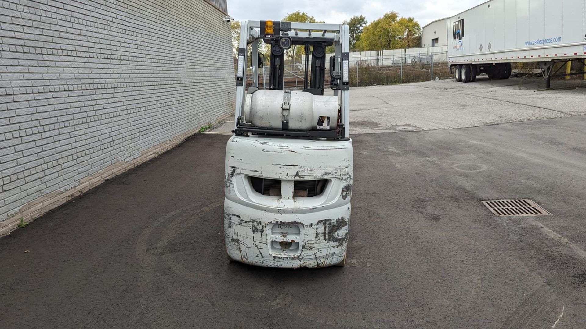 2018, UNICARRIERS, MCP1F2A25LV, 4,400 LBS., 3 STAGE, LPG FORKLIFT, SIDESHIFT - Image 4 of 17