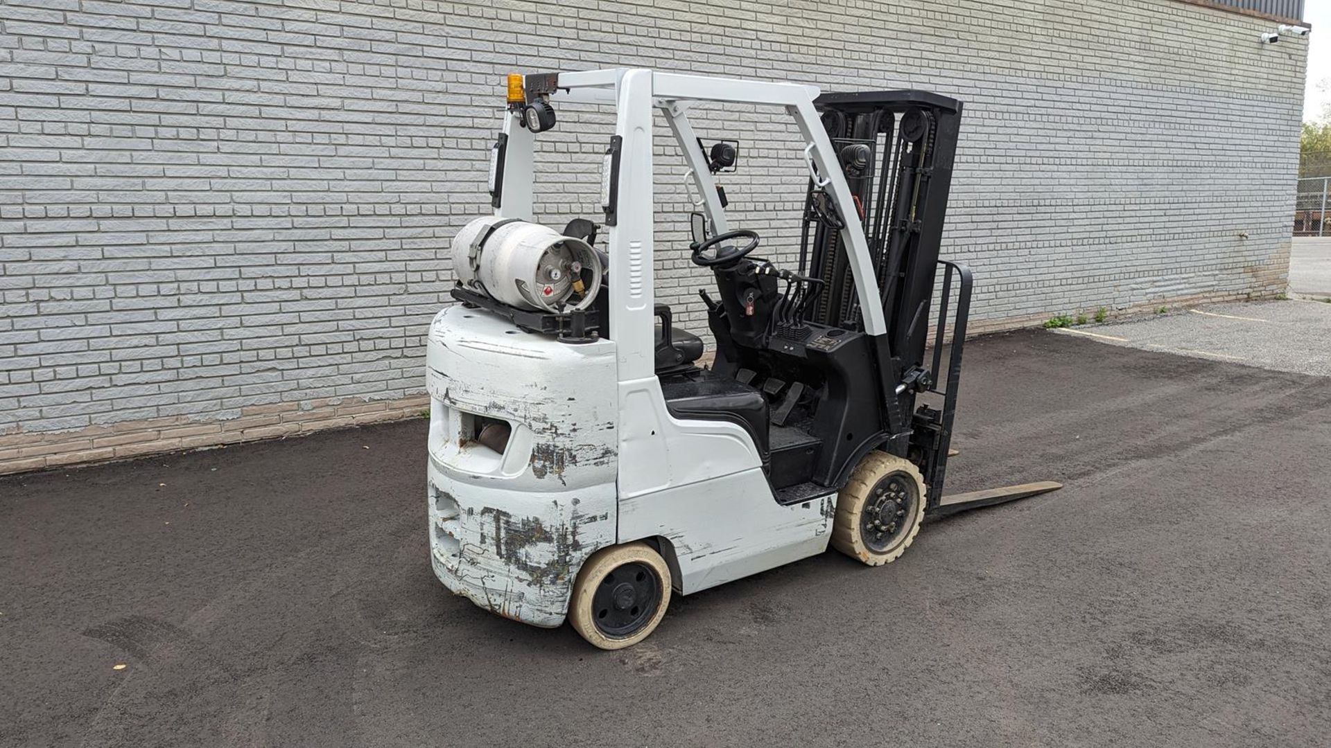 2018, UNICARRIERS, MCP1F2A25LV, 4,400 LBS., 3 STAGE, LPG FORKLIFT, SIDESHIFT - Image 5 of 17