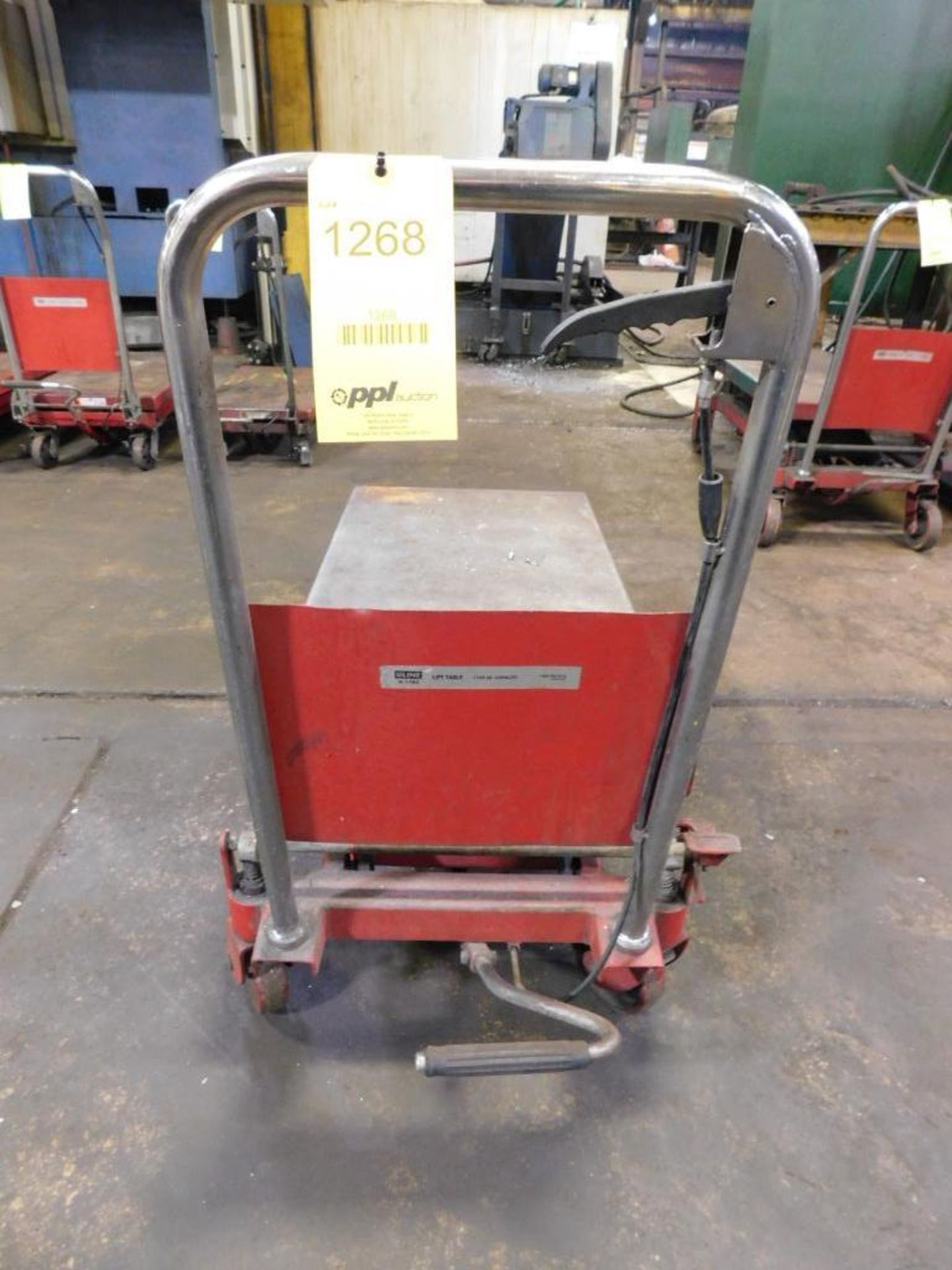 40" x 20" U-Line H-1783 1,760 Lb. Hydraulic Lift Table