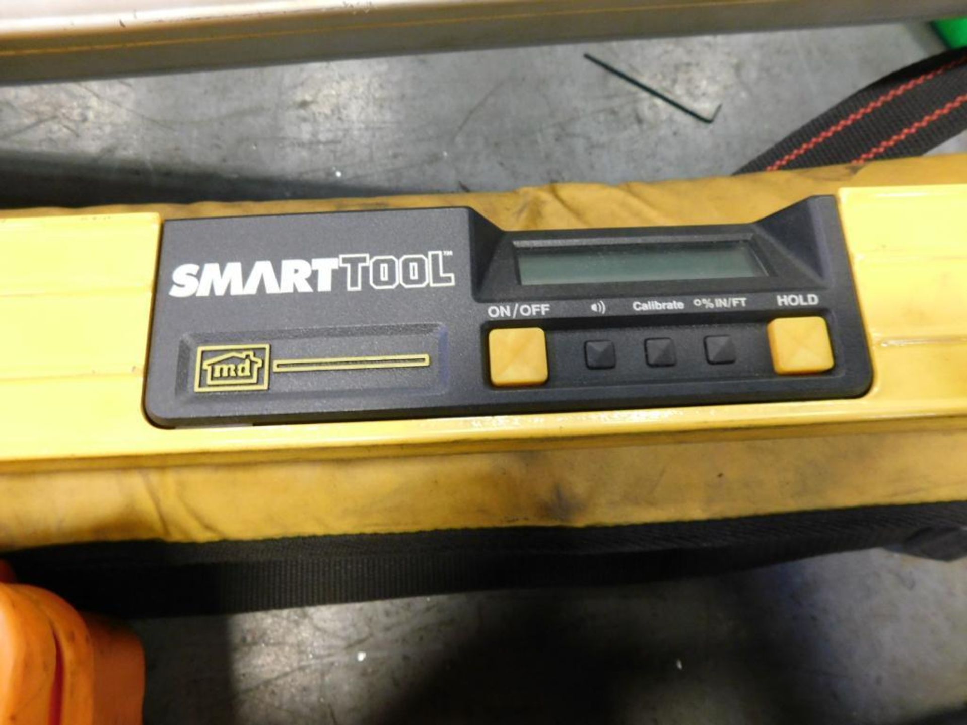 LOT: Johnson 40-6515 Self Leveling Rotary Laser Level w/CST/Berger Tripod, (2) Smart Tool Levels (CA - Image 7 of 10