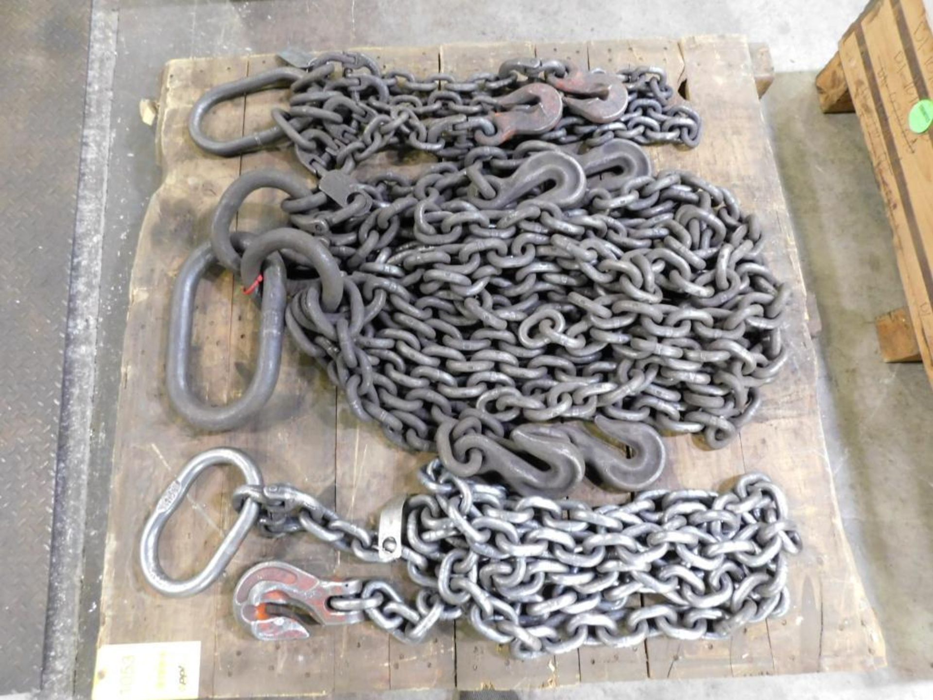 LOT: (1) 4-Leg 47,000 Lb. Chain Lifting Sling, 11' Reach, Size 5/8", (1) 1-Leg 22,600 Lb. Chain Lift