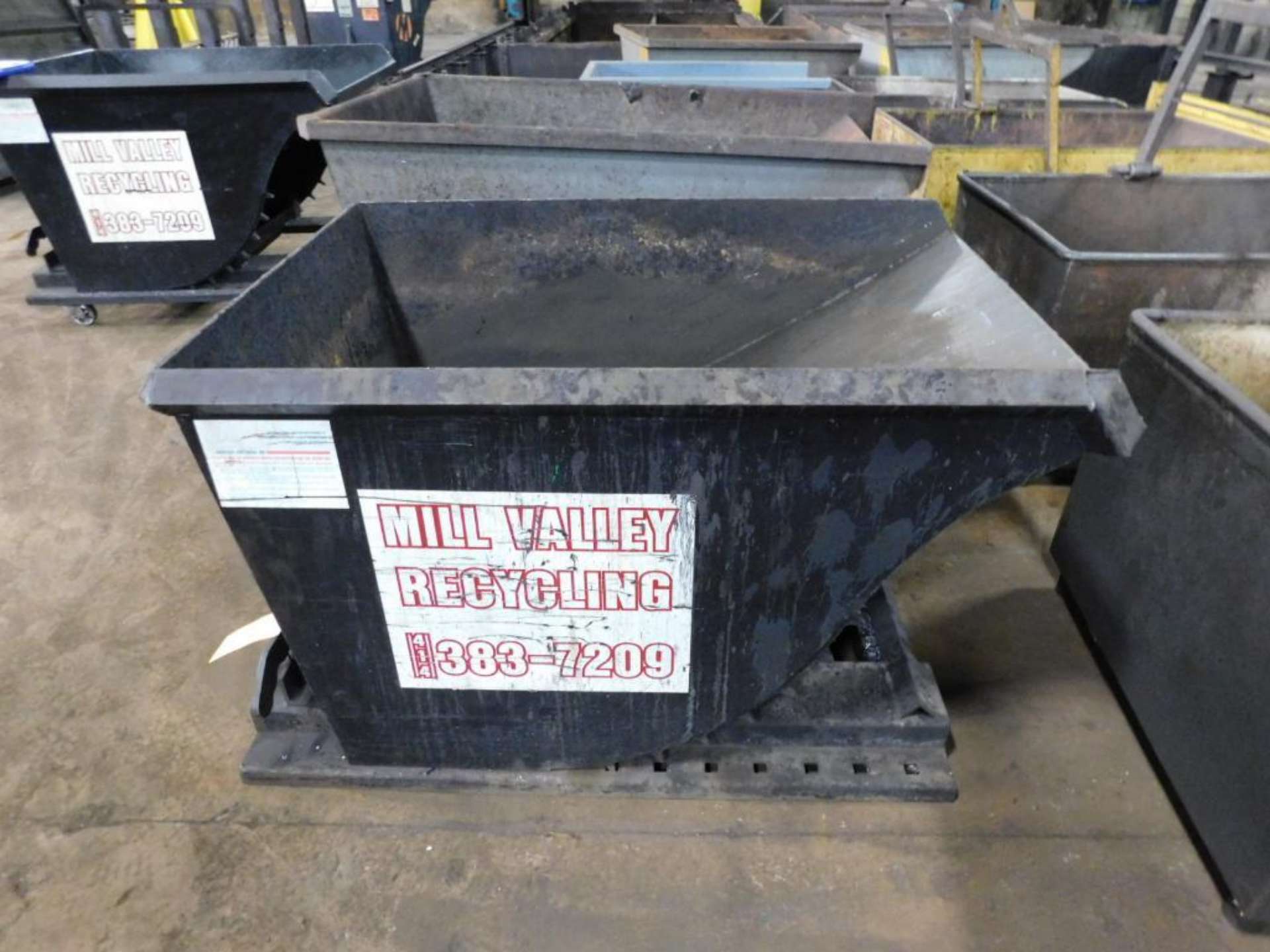 Marathon Industrial Containers Forkliftable 3/4 Cu. Yd. Dump Hopper