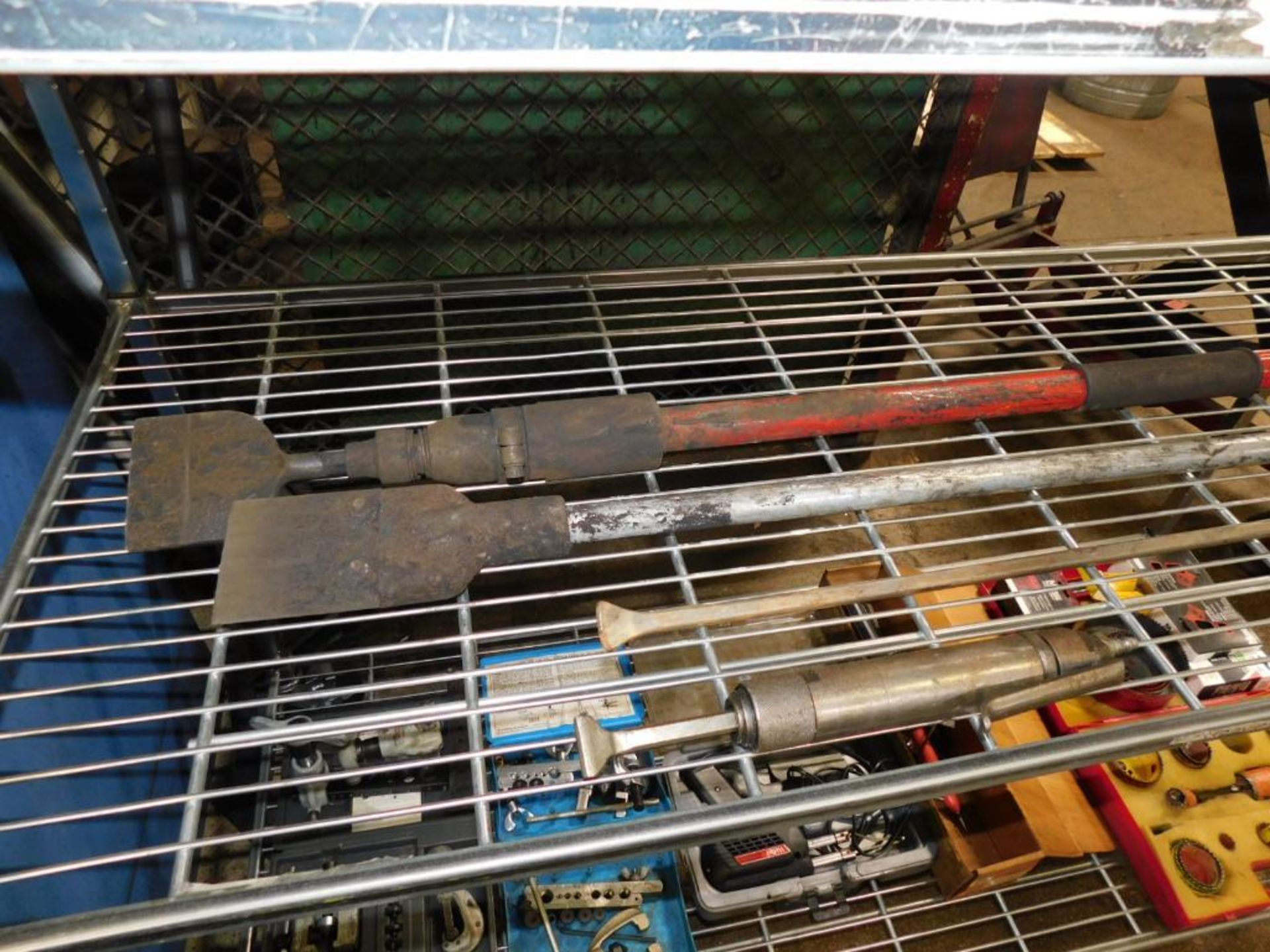 LOT: Pneumatic Scaler, Hand Scaler, (2) Air Chisels