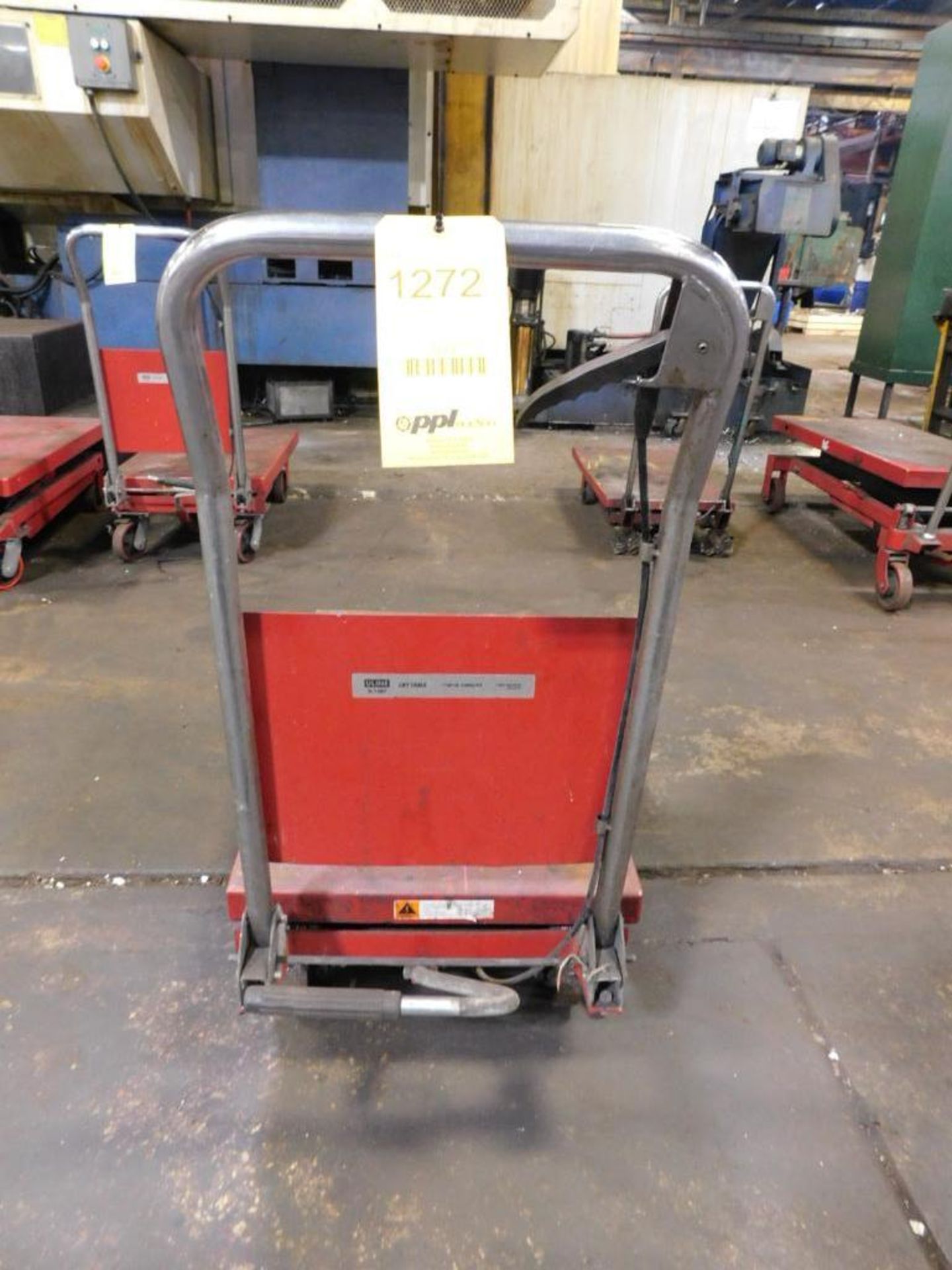 32" x 20" U-Line H-1487 1,100 Lb. Hydraulic Lift Table