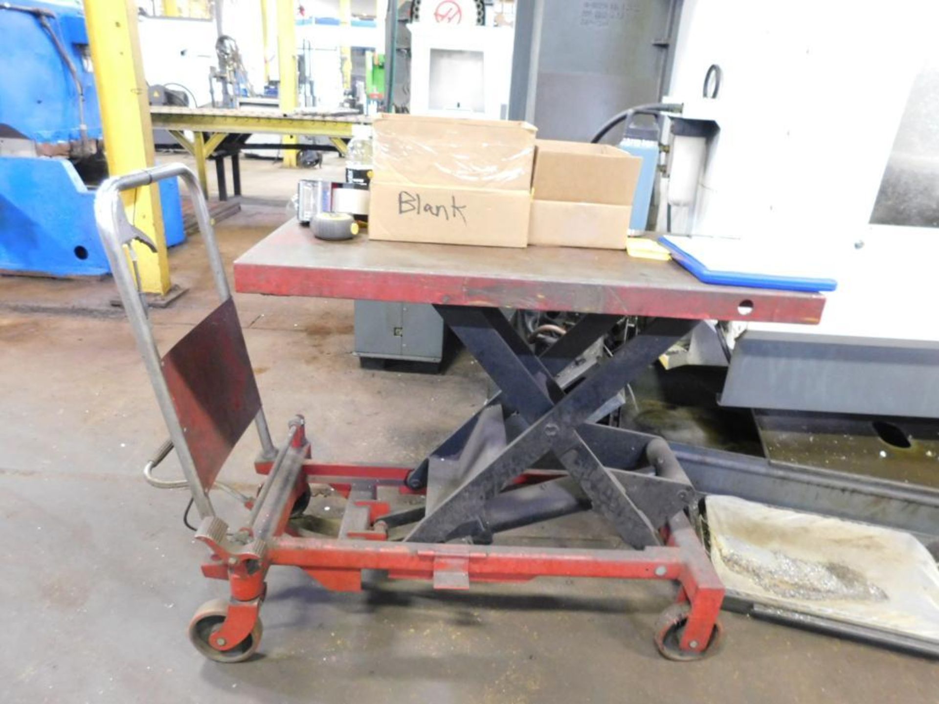 40" x 20" U-Line H-1783 1,760 Lb. Hydraulic Lift Table (DOESN'T LIFT) - Image 2 of 3