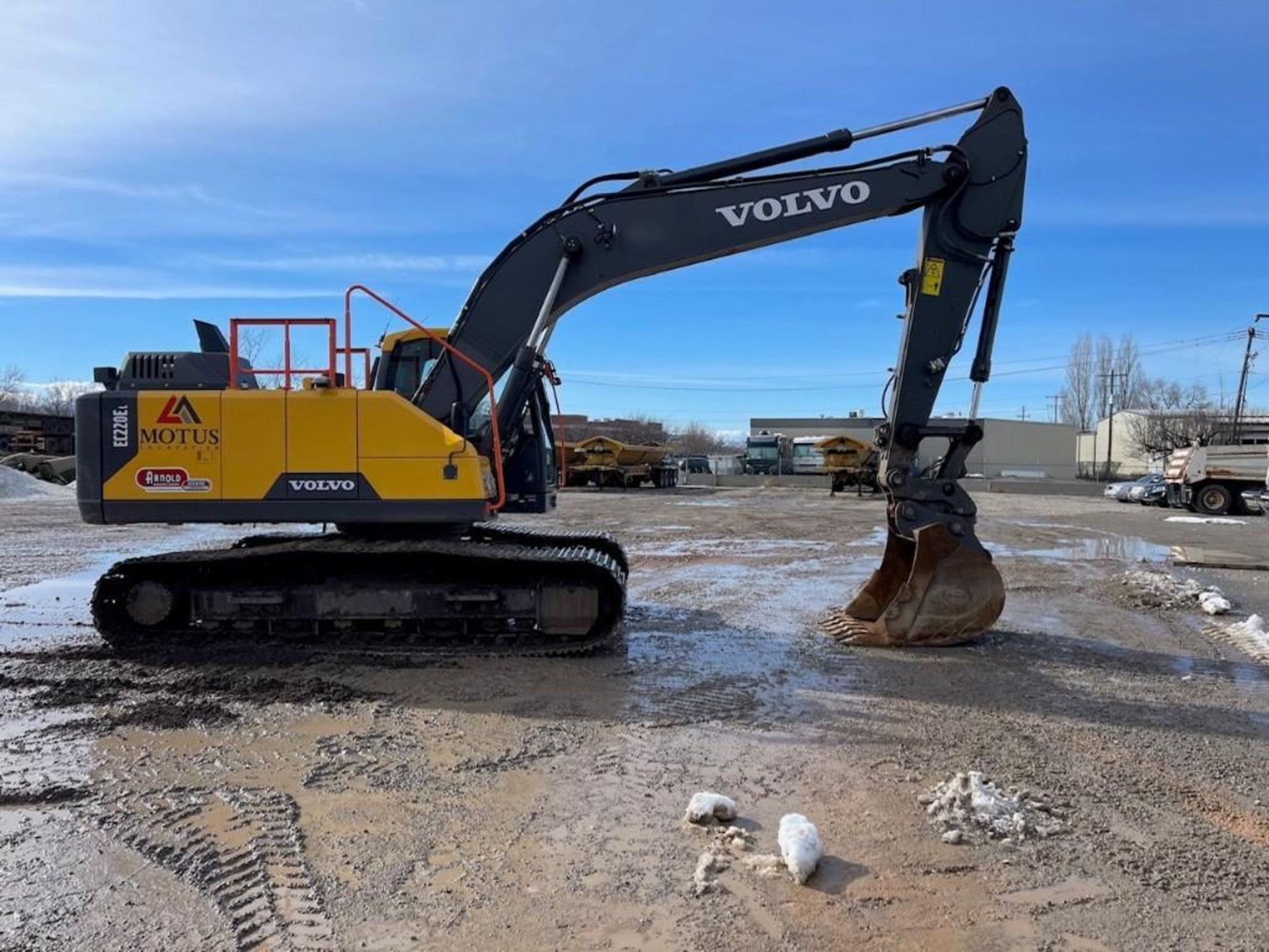 2023 Volvo EC220EL Hydraulic Excavator S/N: 315473, Enclosed Cab Heat and AC, Volvo Quick Coupler, 4