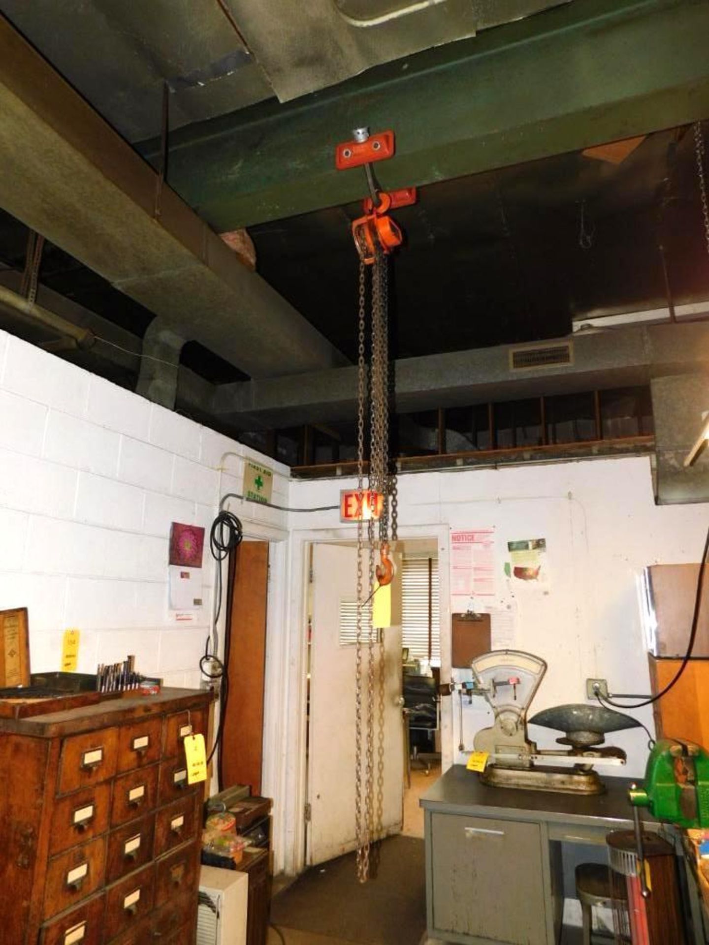 Nitchi 1-Ton Manual Chain Hoist w/CM Beam Trolley