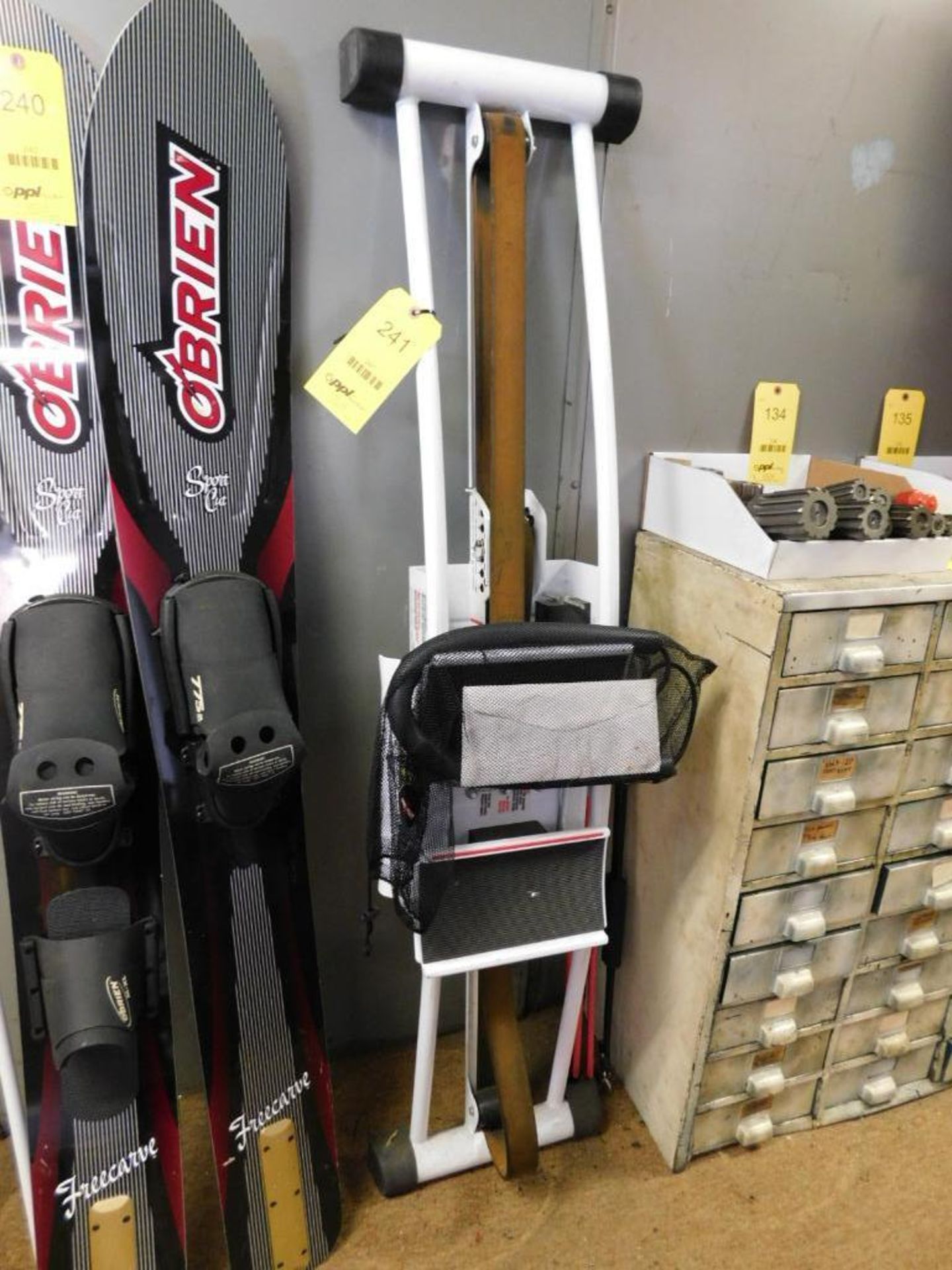 LOT: Skiers Edge III Cardio Machine w/Poles & Body Bow