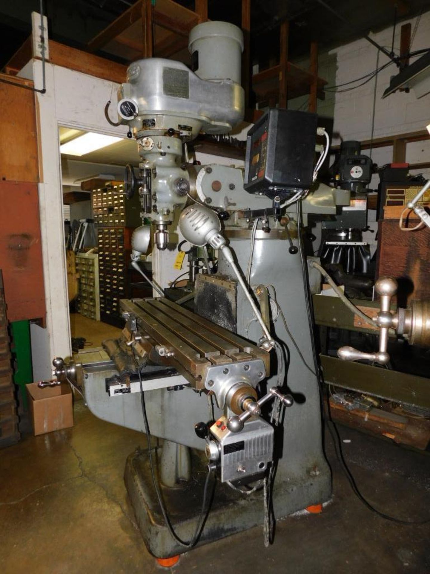 Bridgeport 1-1/2 HP Vertical Mill, S/N 135264, w/Eco 135 Table Feeder & Mini Wizard DRO, 42" x 9" T- - Image 9 of 13
