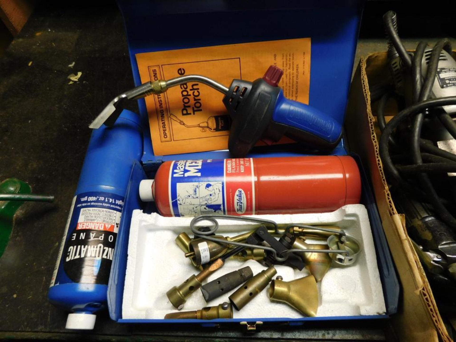 LOT: 1/2" Pneumatic Impact Wrench w/Sockets, Assorted Air Tools, Makita Die Grinder, Propane Torch K - Image 10 of 11