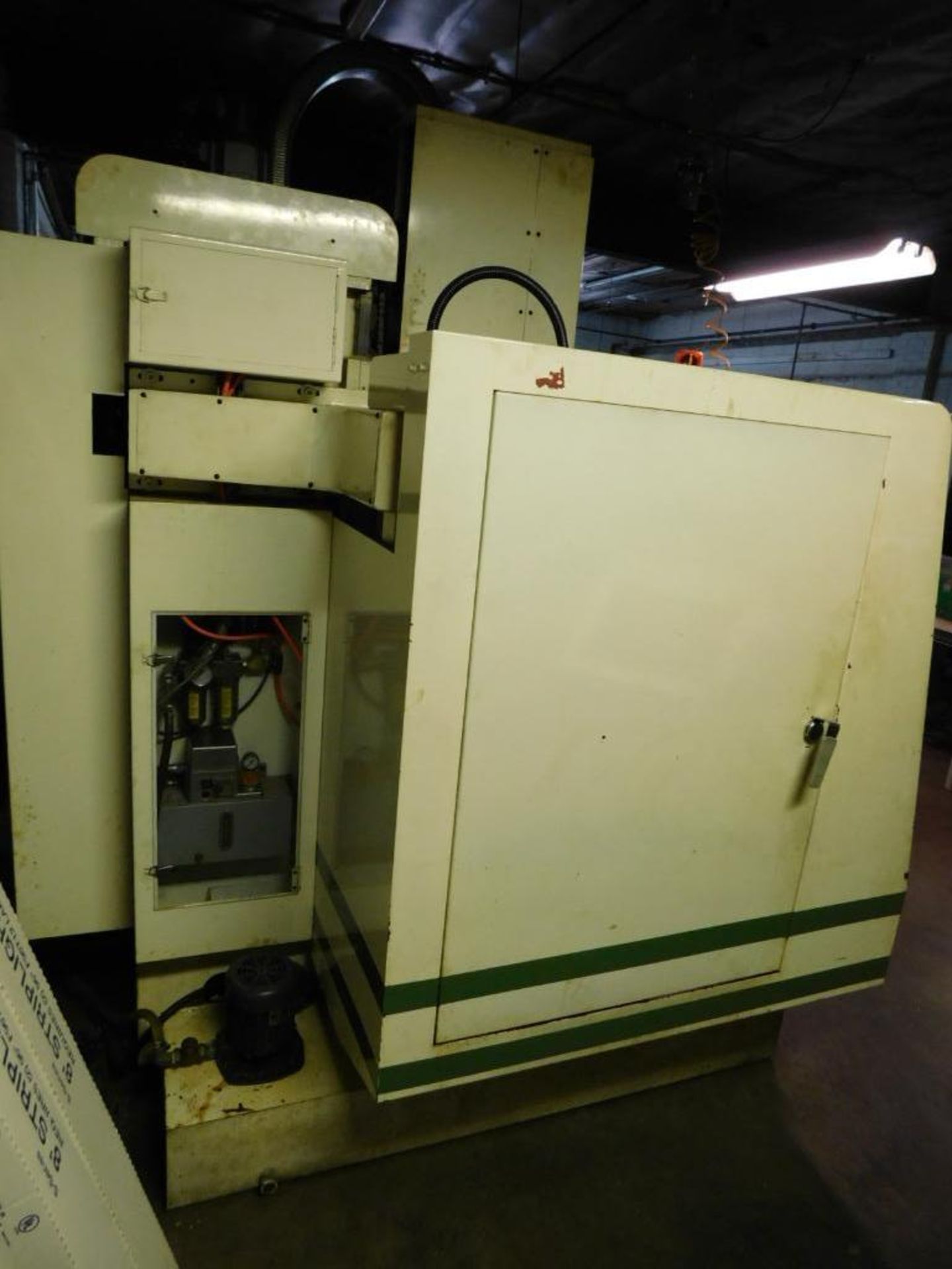 Mighty Comet VMC-510P Vertical CNC Mill w/Mitsubishi CNC DRO (NON-OPERATIONAL) - Image 11 of 20