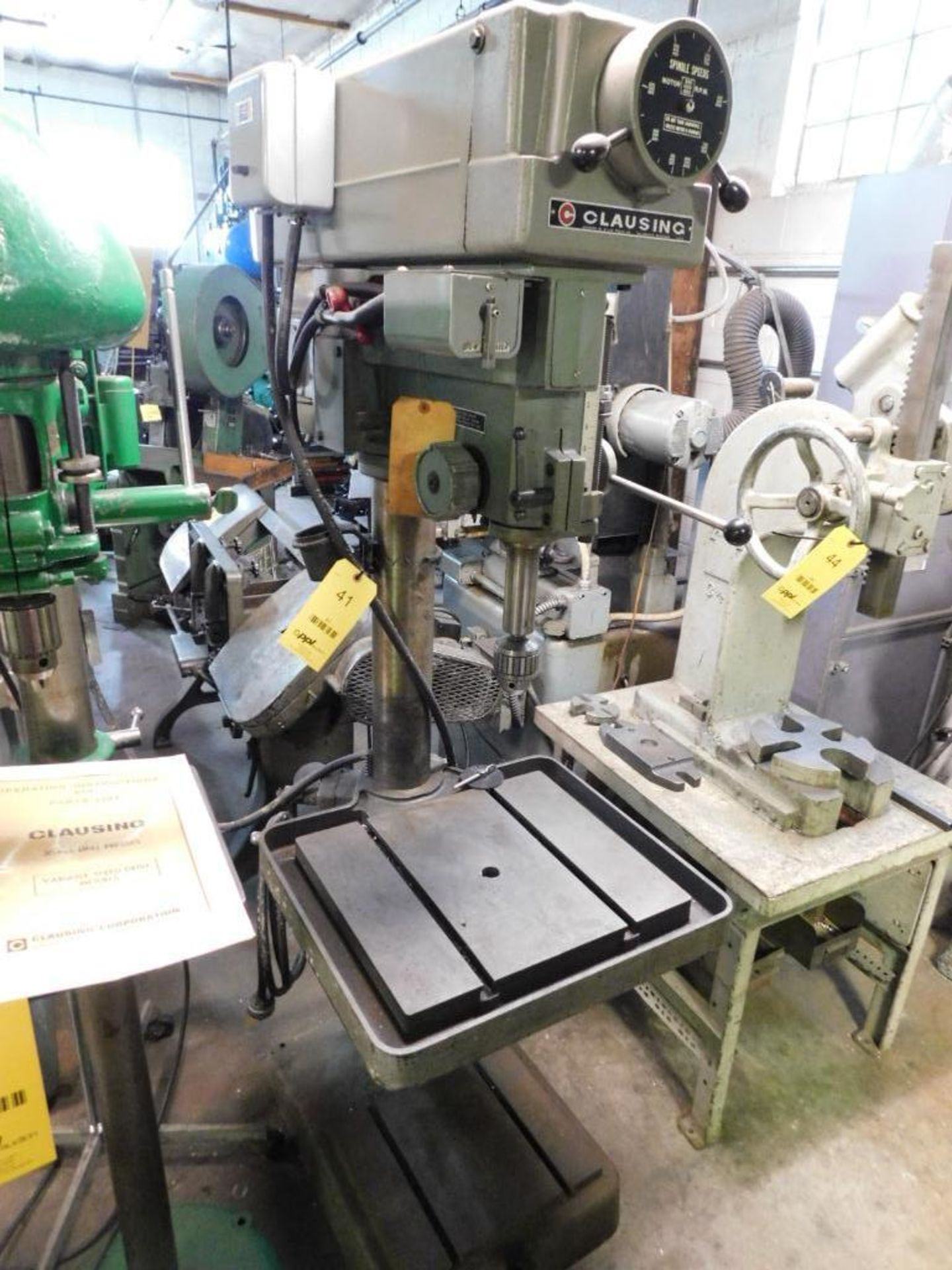 Clausing Model 2276 20" Drill Press, S/N 514349, 1.5 HP, 18" x 16" Work Table, 10" Throat, Adjustabl - Image 7 of 11