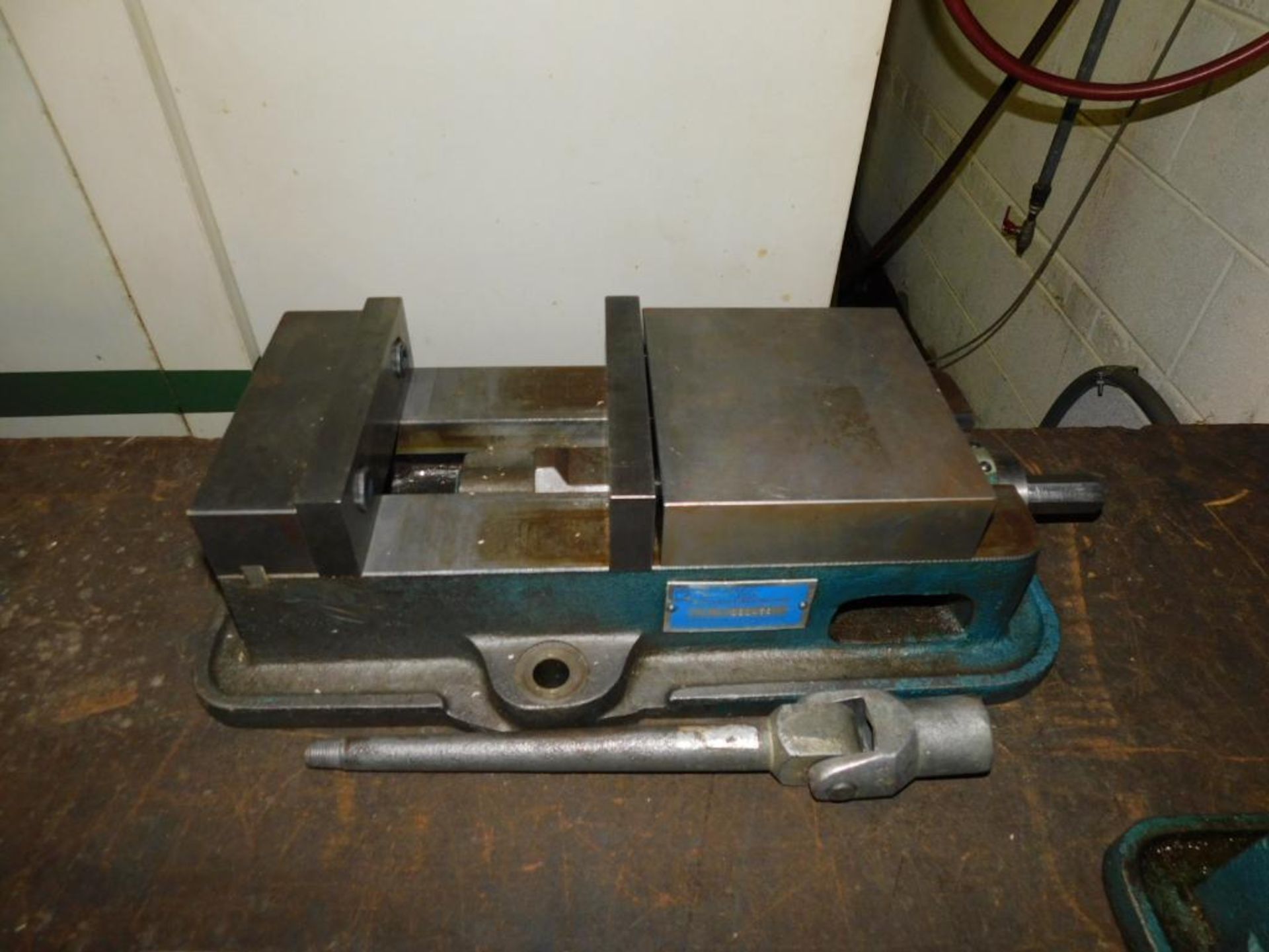 Kurt 6" Anglock Machine Vise