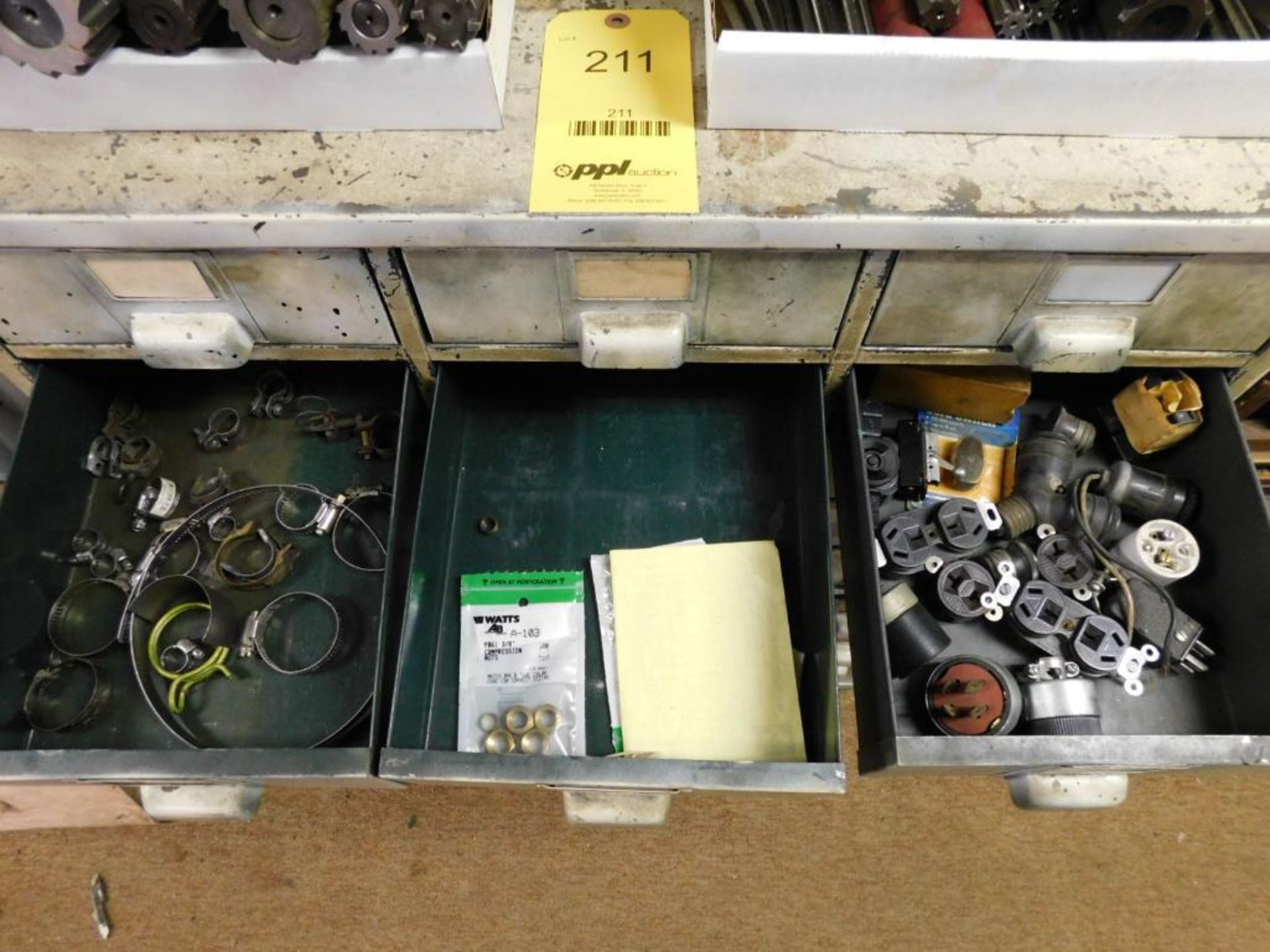 LOT: (27) Drawer Parts/Hardware Cabinet w/Contents: Plumbing, Electrical Hardware, etc. - Bild 3 aus 10