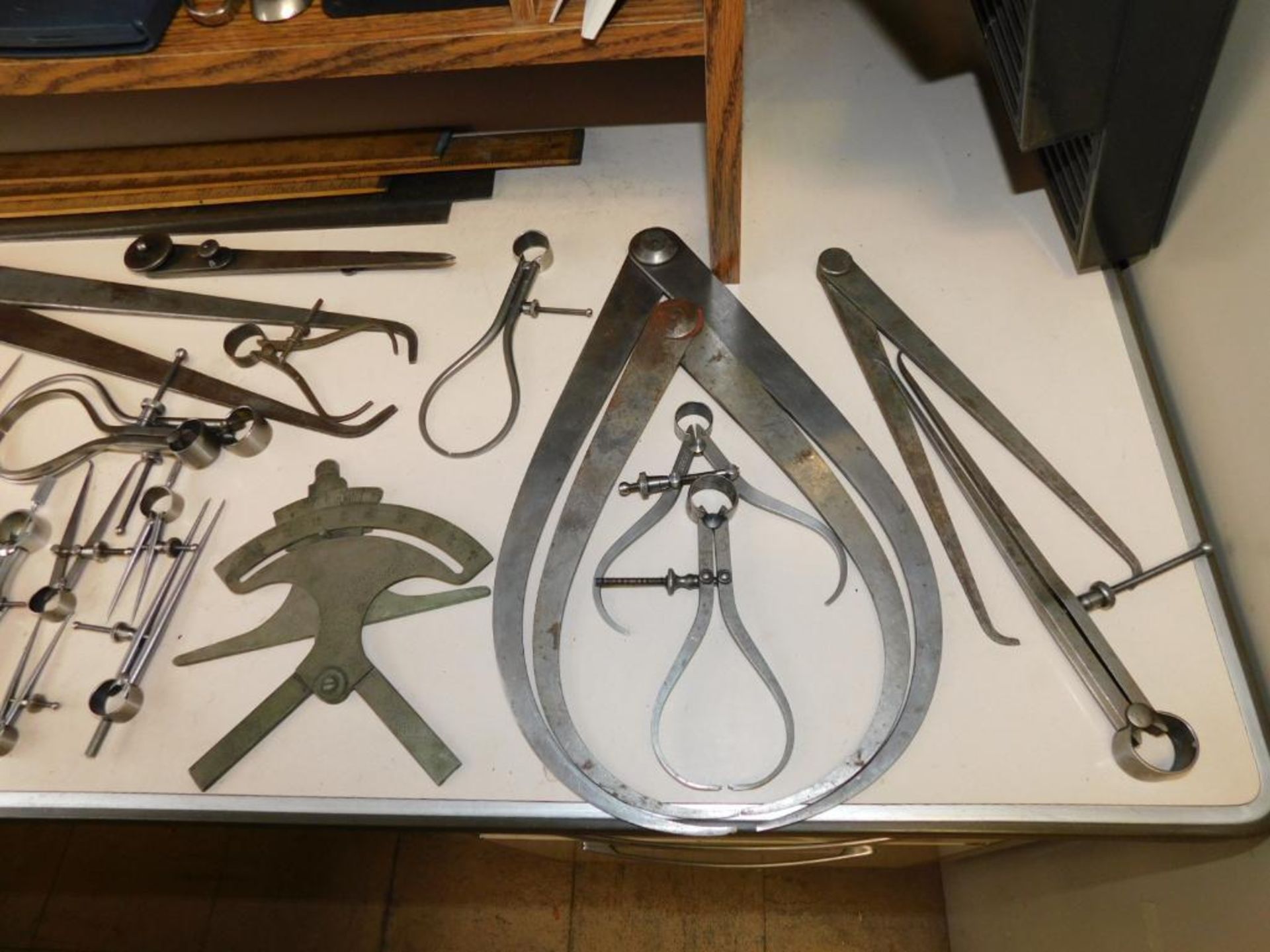 LOT: Assorted Vintage Measuring Devices, Spring Calipers, Compass Calipers, Scribes, Rulers, etc. - Image 4 of 5