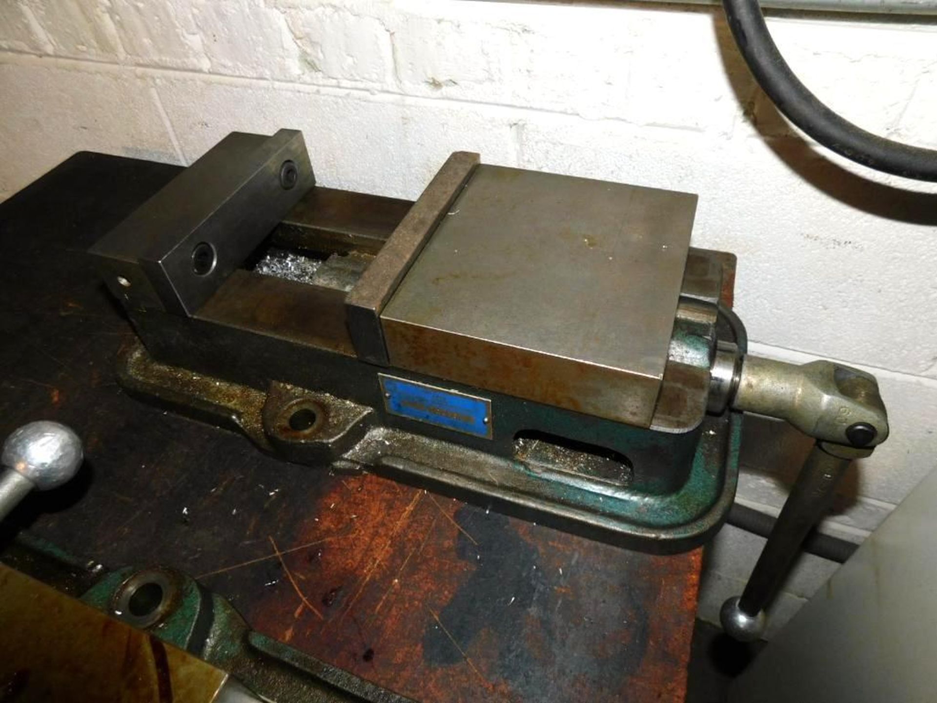 Kurt 6" Anglock Machine Vise