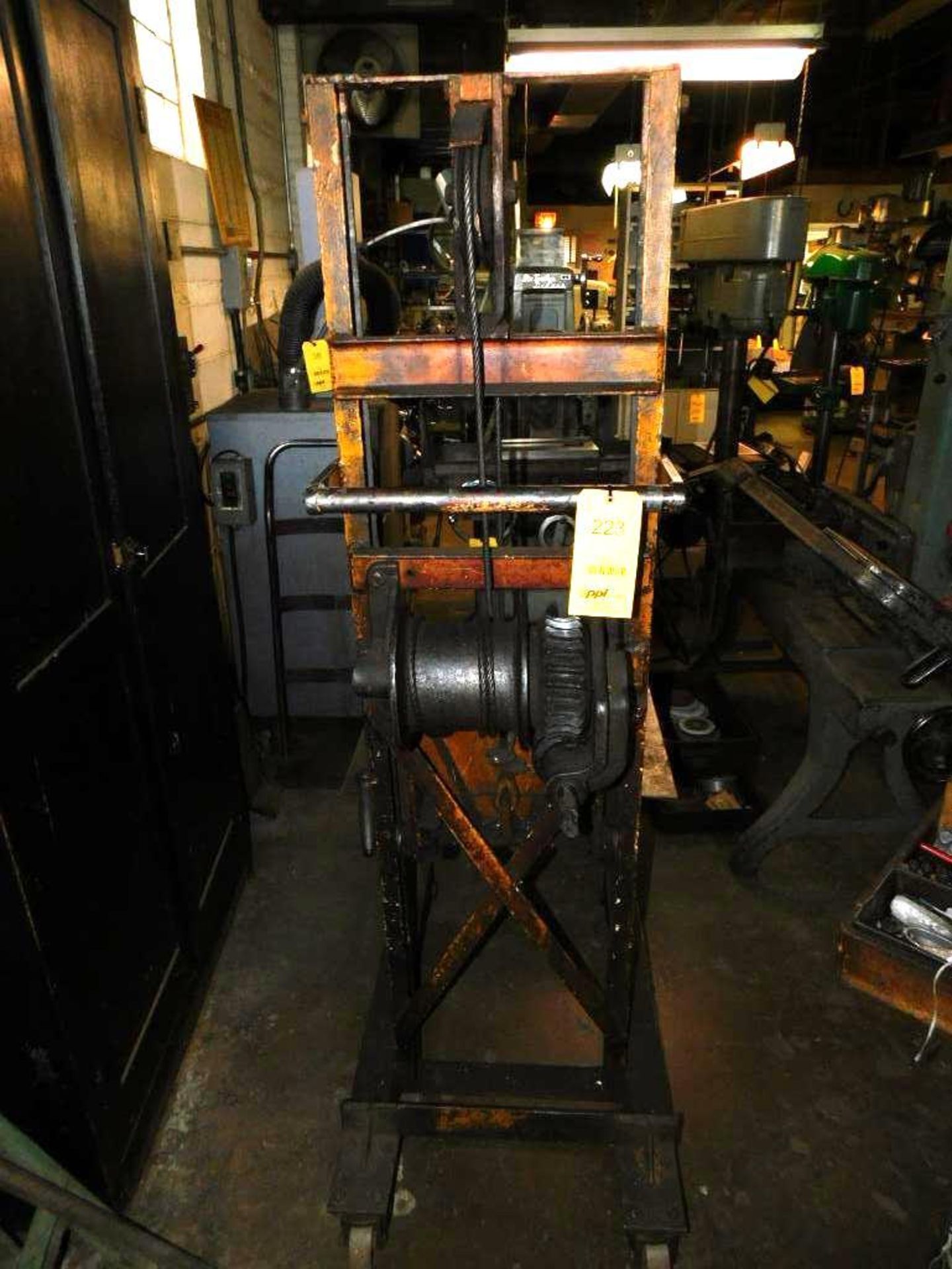 24" X 24" Manual Crank Parts Stacker - Image 3 of 6