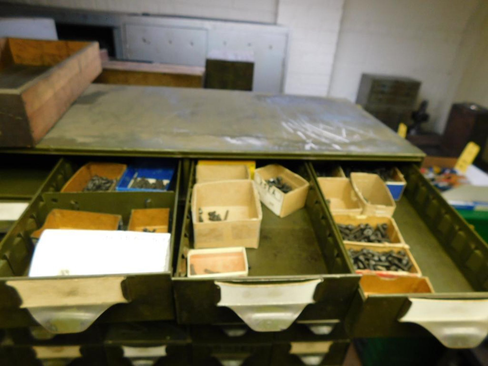 LOT: (2) Lyon Parts/Hardware Cabinets w/Contents, Assorted Hardware, Socket Cap Head Screws - Bild 15 aus 16