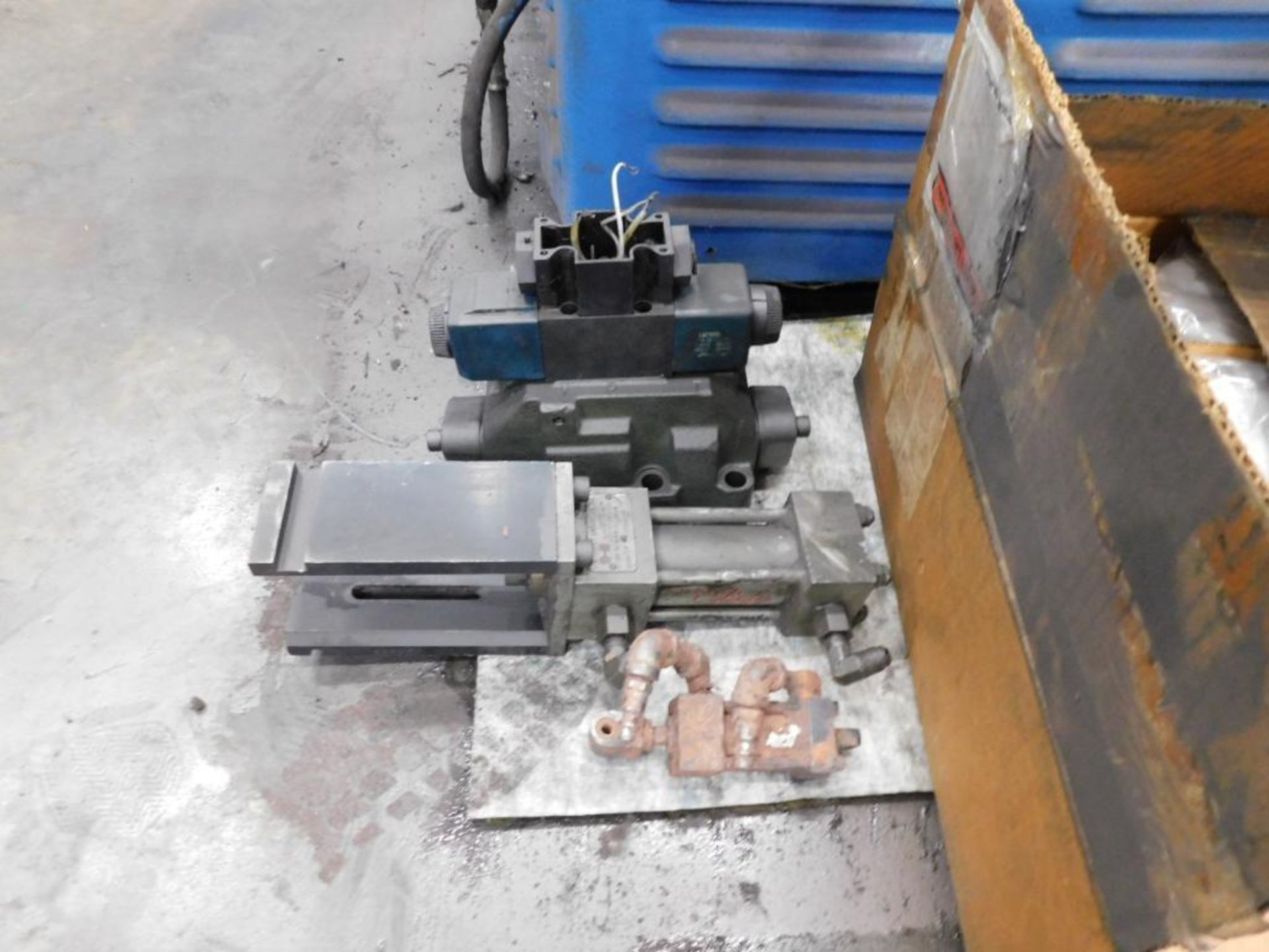 Hydramet Powder Compacting Press, Hydraulic, Model HC12, 12.5 Ton Maximum Pressing Force, 3" Maximum - Image 14 of 18