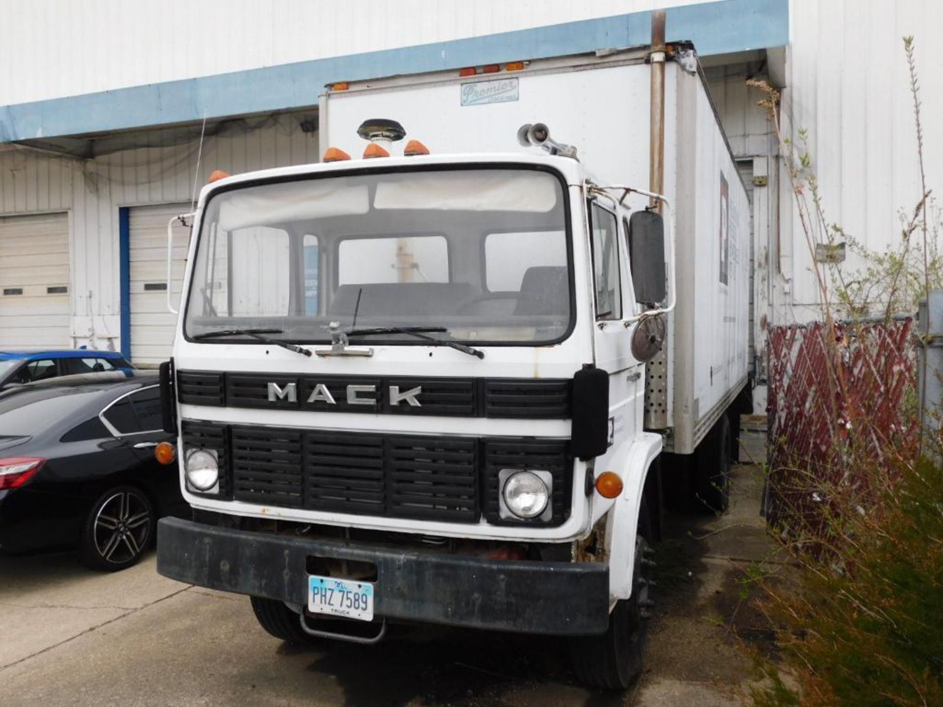 1981 Mack MS200 Box Truck, VIN: VG6M111B1BB012519, w/Premier Model 708 19' Box S/N 231, 3,000 Lb. Ca - Image 4 of 34