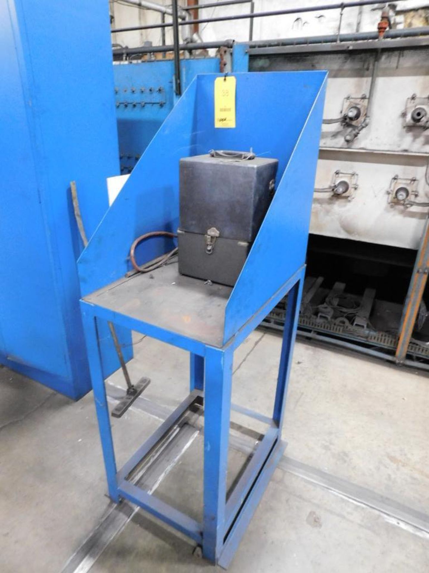 LOT: Alnor Type 7000 H Dew Pointer on Steel Stand - Image 2 of 5