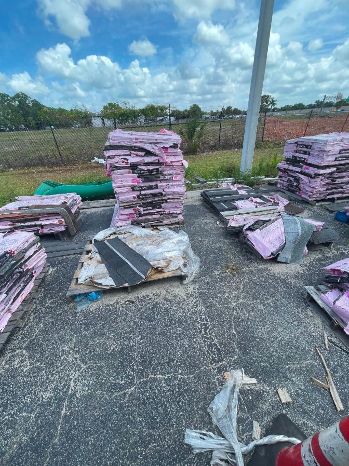 LOT: (35 approx.) Full or Partial Pallets of Assorted Asphalt Shingles - Image 12 of 15