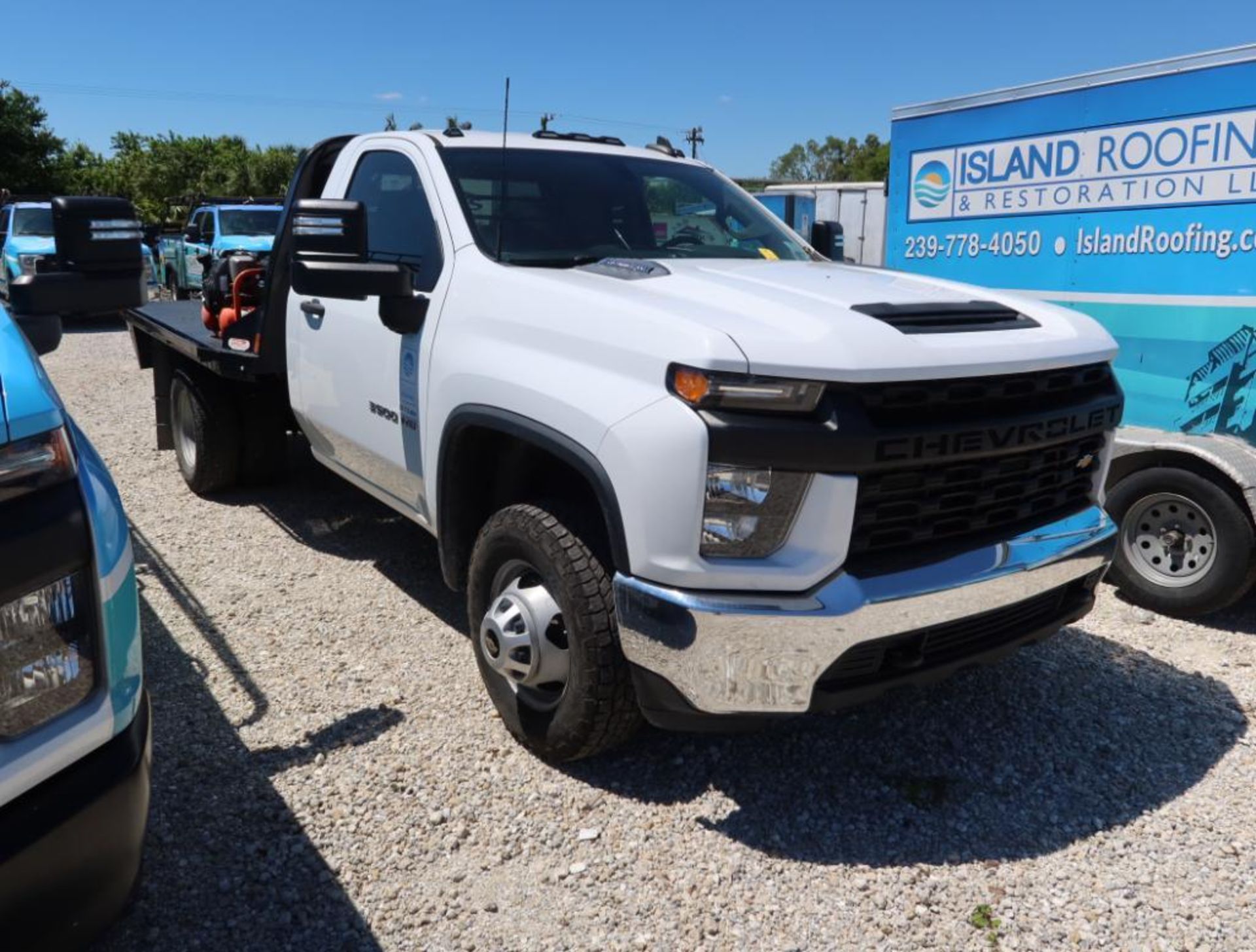 2021 Chevy Silverado 3500 4 Door Flat Bed Dual Wheel w/Air Compressor and Transfer Tank/Toolbox, Die - Image 2 of 8