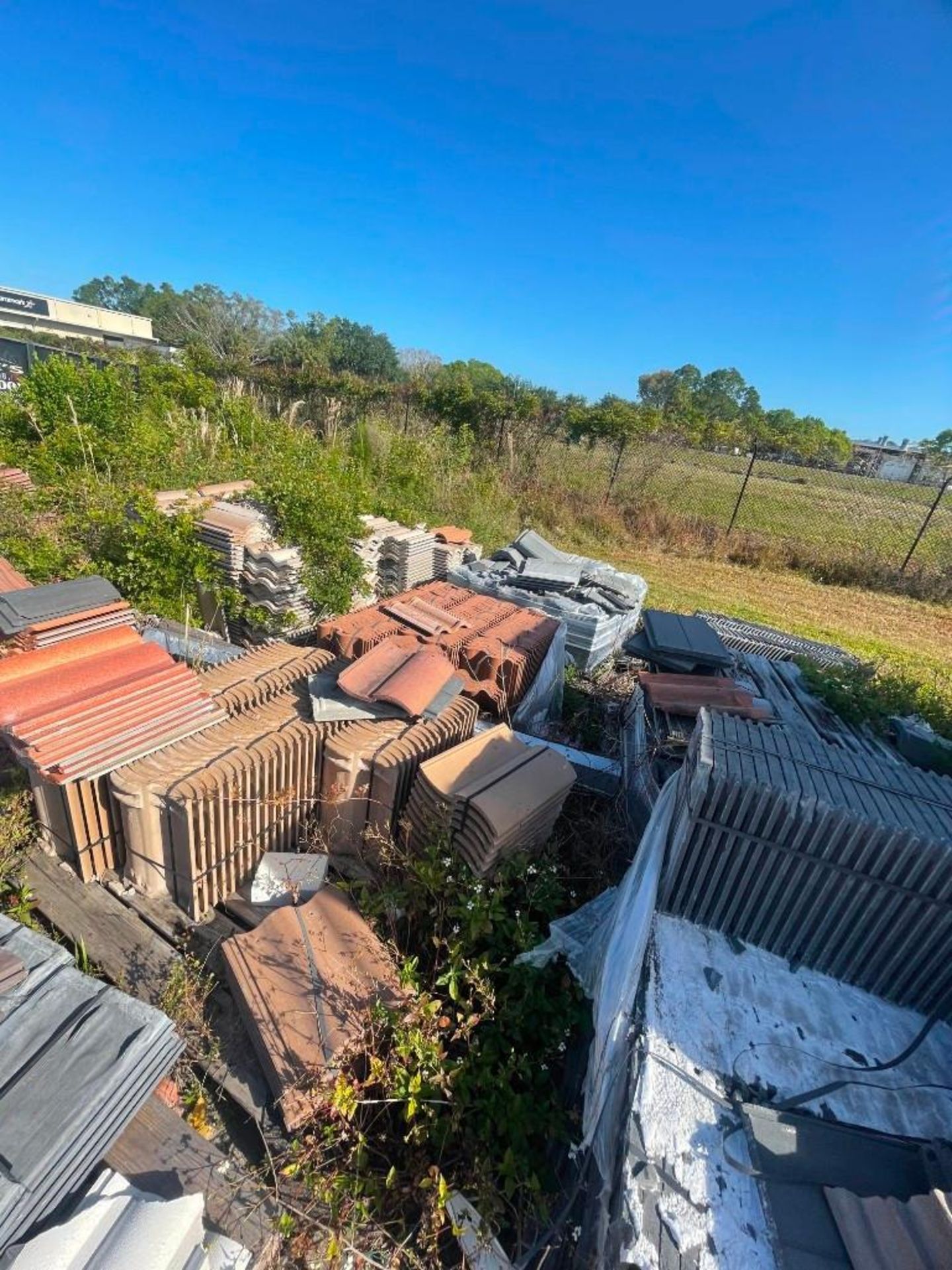 LOT: Assorted Roofing Tiles - Image 17 of 20