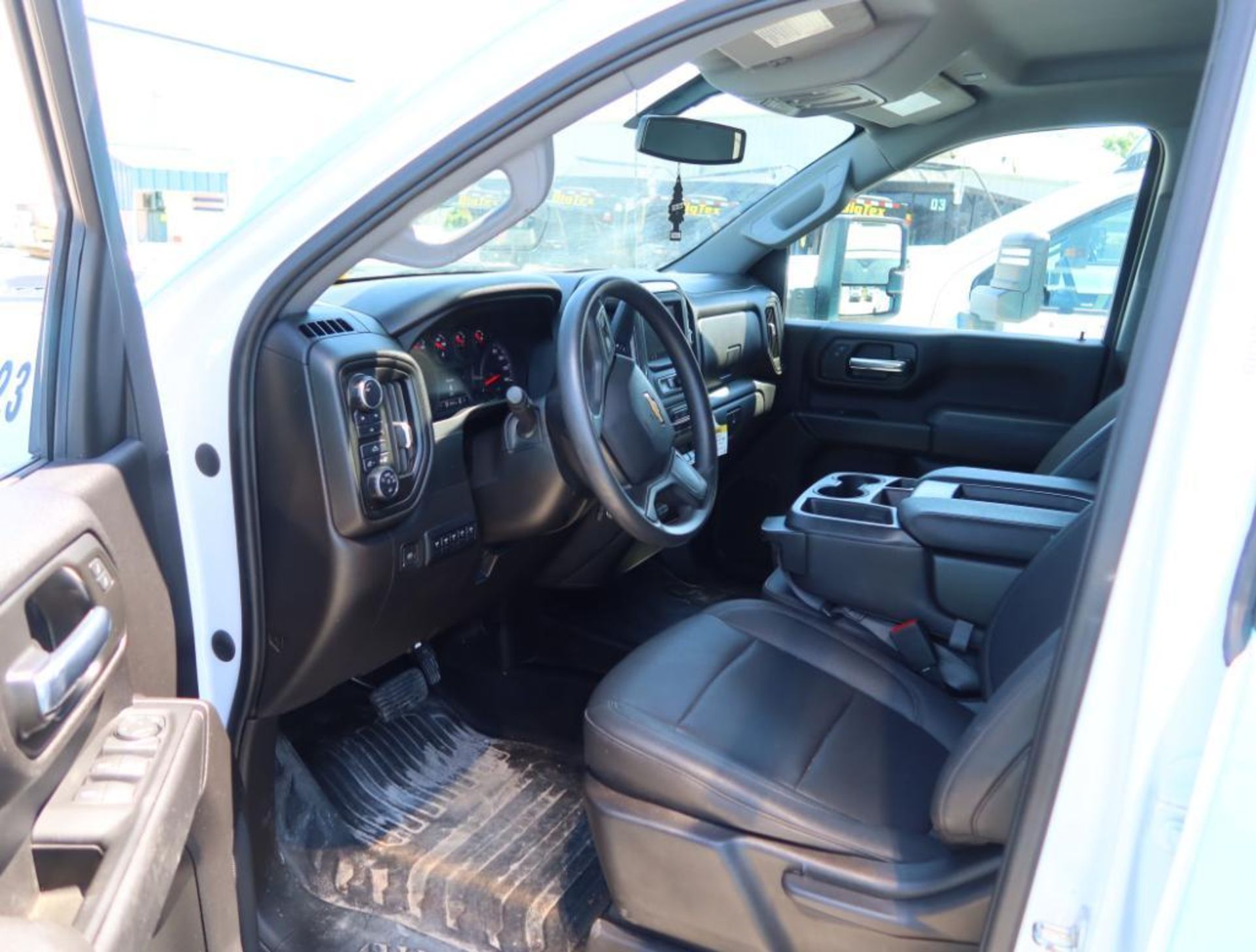 2023 Chevy Silverado 3500 4WD Crew Cab Wide Utility Bed Dual Wheel, Gas, License# AT2 0BH, VIN 1GB4Y - Image 6 of 8