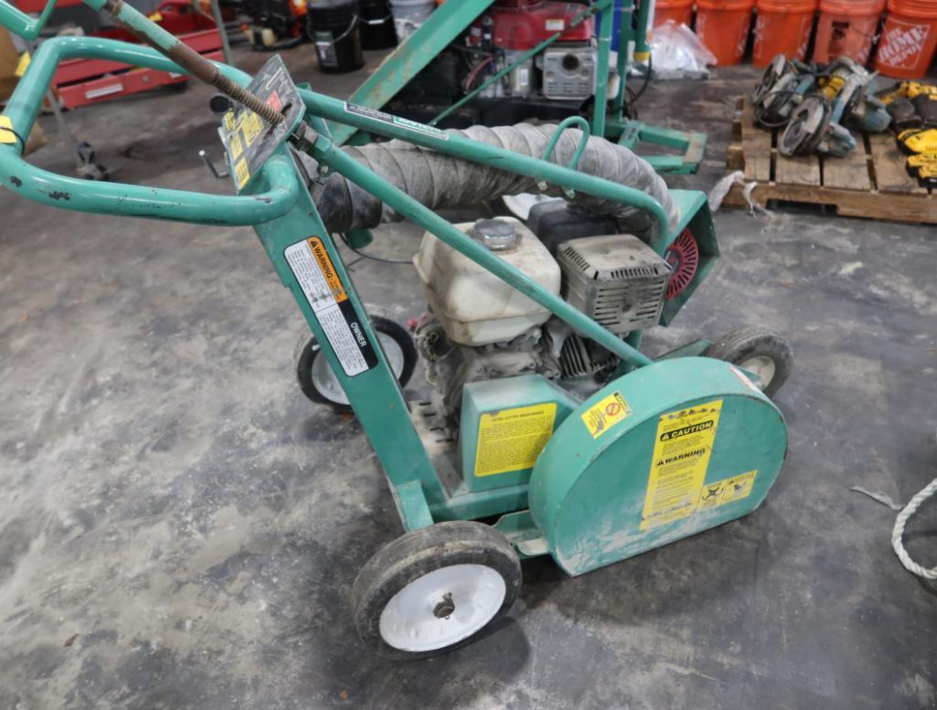 Garlock Ultra Cutter Gas Roofing Saw, S/N 98430 - Image 2 of 4