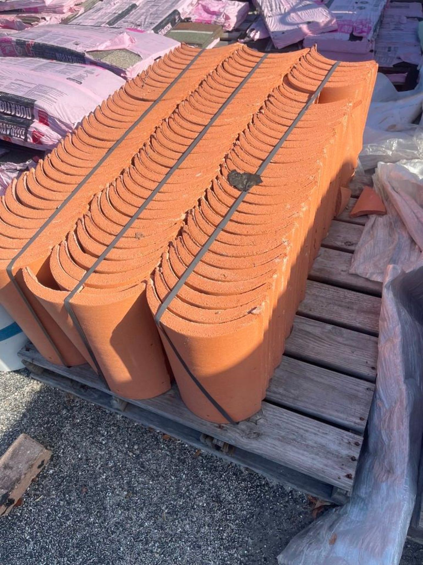 LOT: Assorted Roofing Tiles - Image 4 of 20
