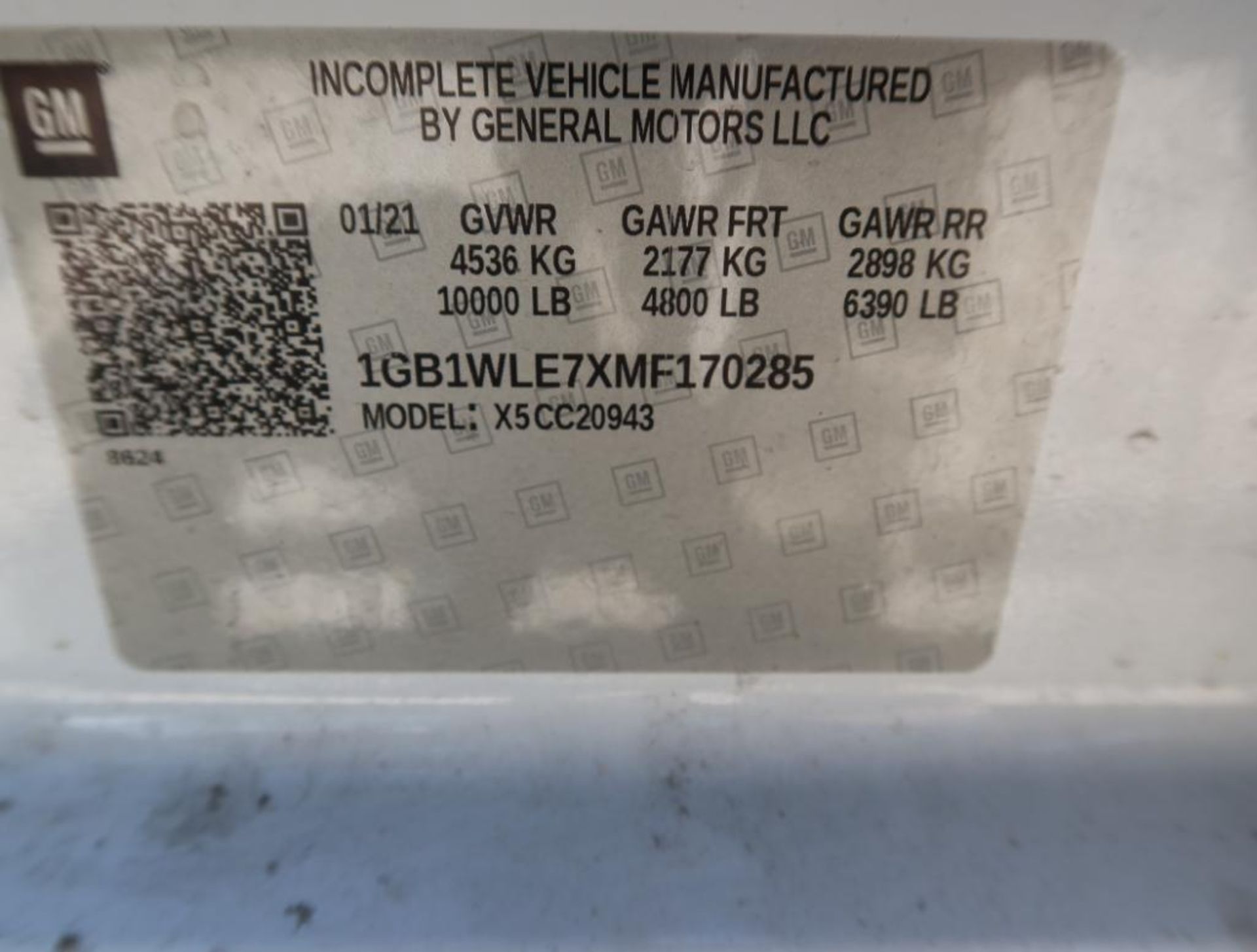 2021 Chevy Silverado 2WD 4 Door Crew Cab Service Body w/Ladder Rack, Gas License# QTJ-P77, VIN 1GB1W - Image 8 of 8