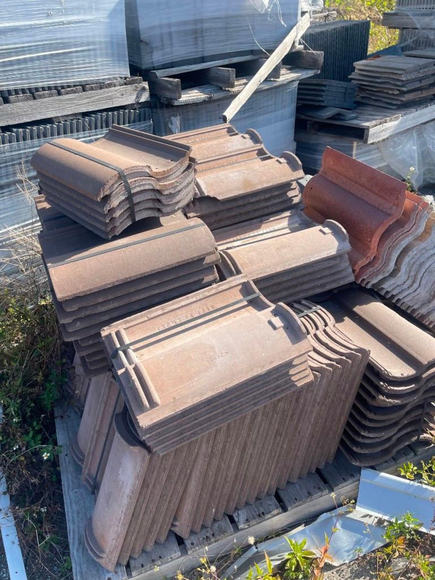 LOT: Assorted Roofing Tiles - Image 12 of 20