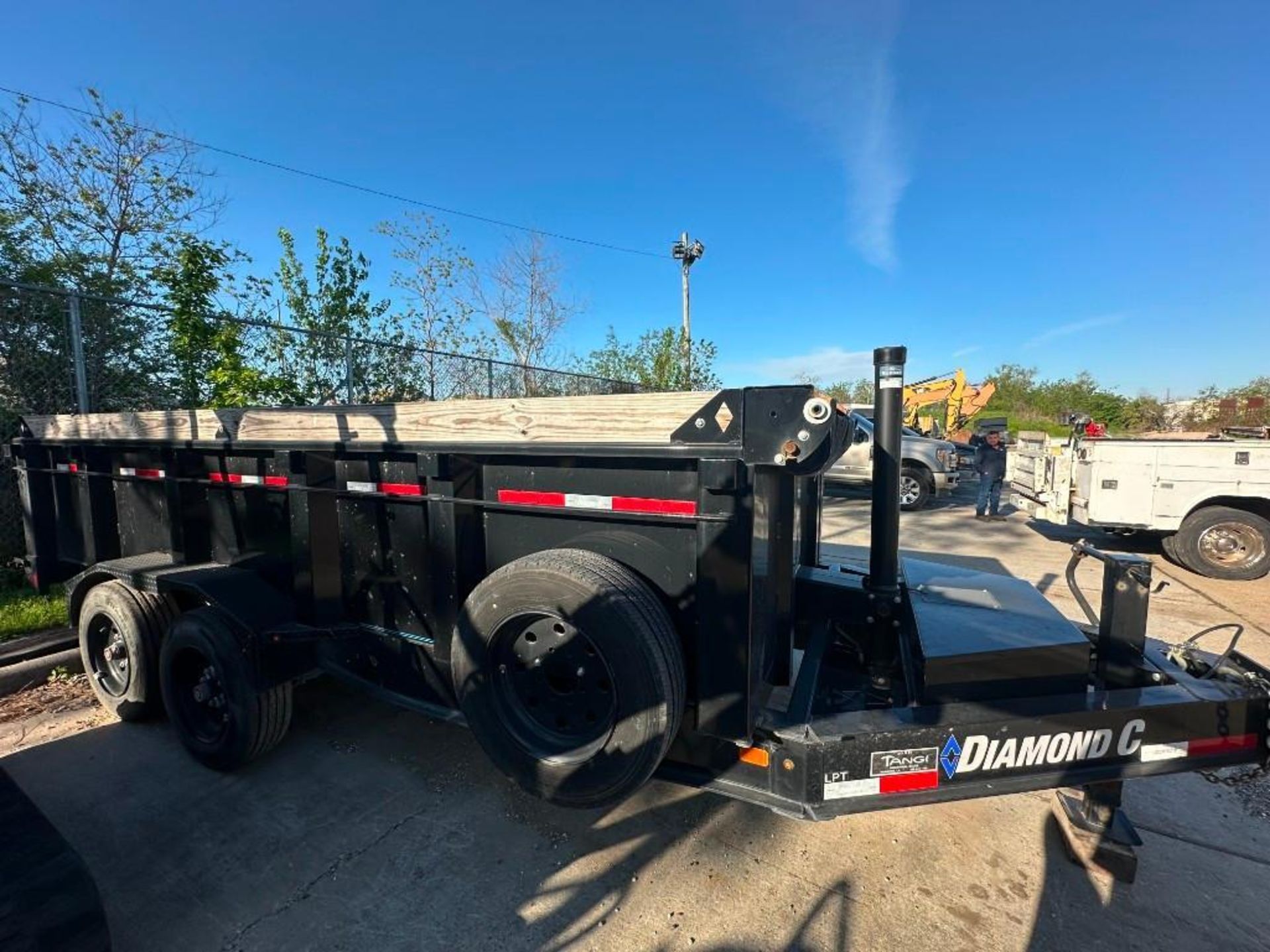 2022 Diamond C Dump Trailer, Model: LPT208 16x81, VIN: 46UFU1621N1255214, GVWR: 18,000 lbs., GAWR (p - Image 2 of 8