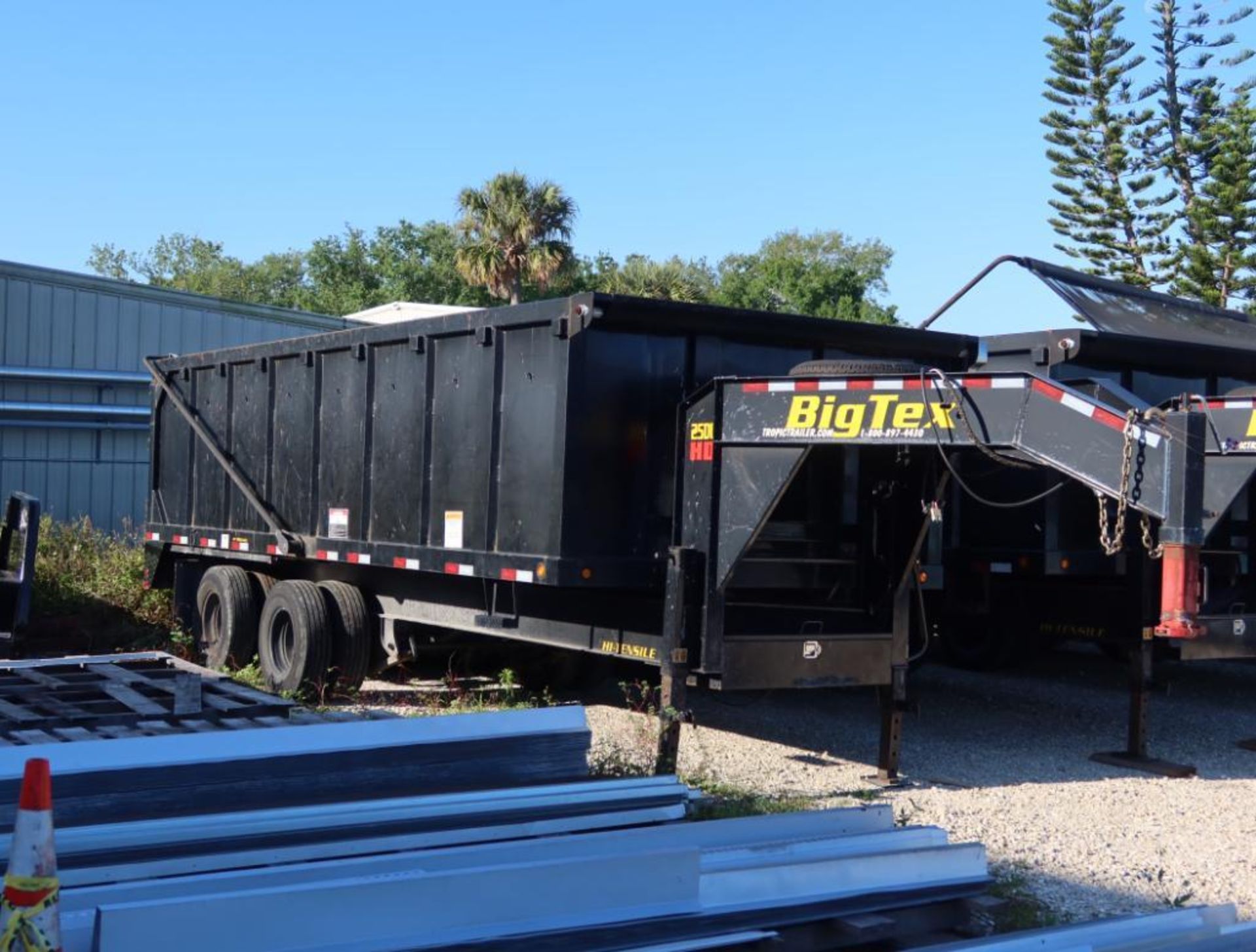 2020 Big Tex Dump Trailer, 8' x 20' Dual Tandem, Gooseneck, Cover, GVRW 10,000 Lbs., MDL-25DU-20BK8S