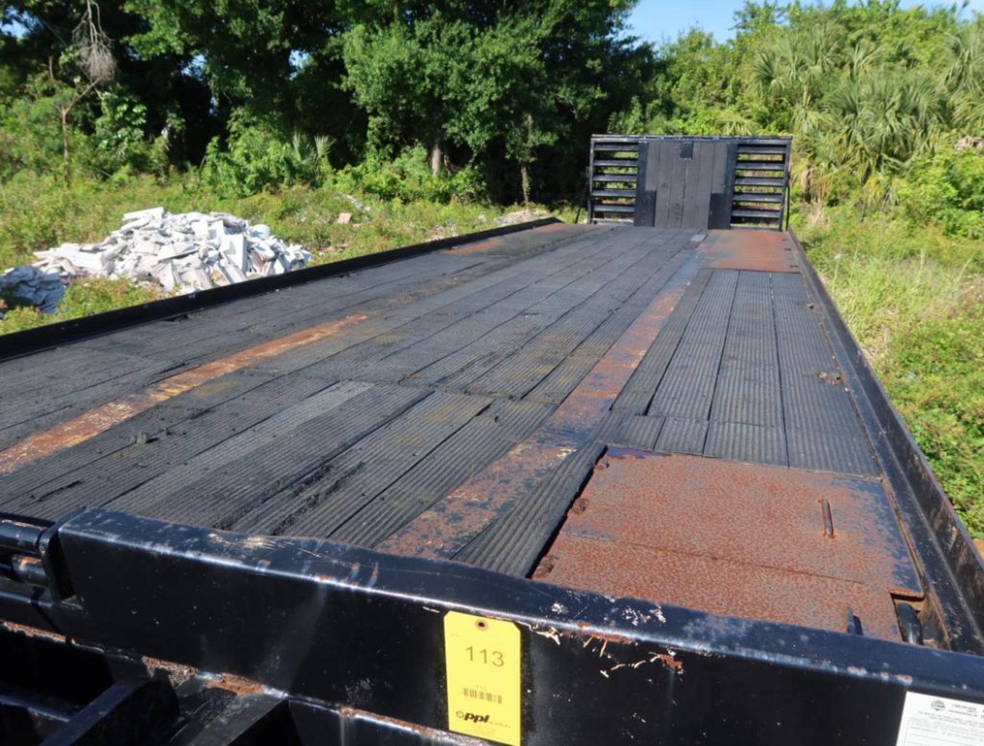 25' x 8' 6" Trail-Eze Tri-Axle Hydraulic Tail Pintle Hitch Trailer, 6' Tail, 4' Flip Tail, 12,000 Lb