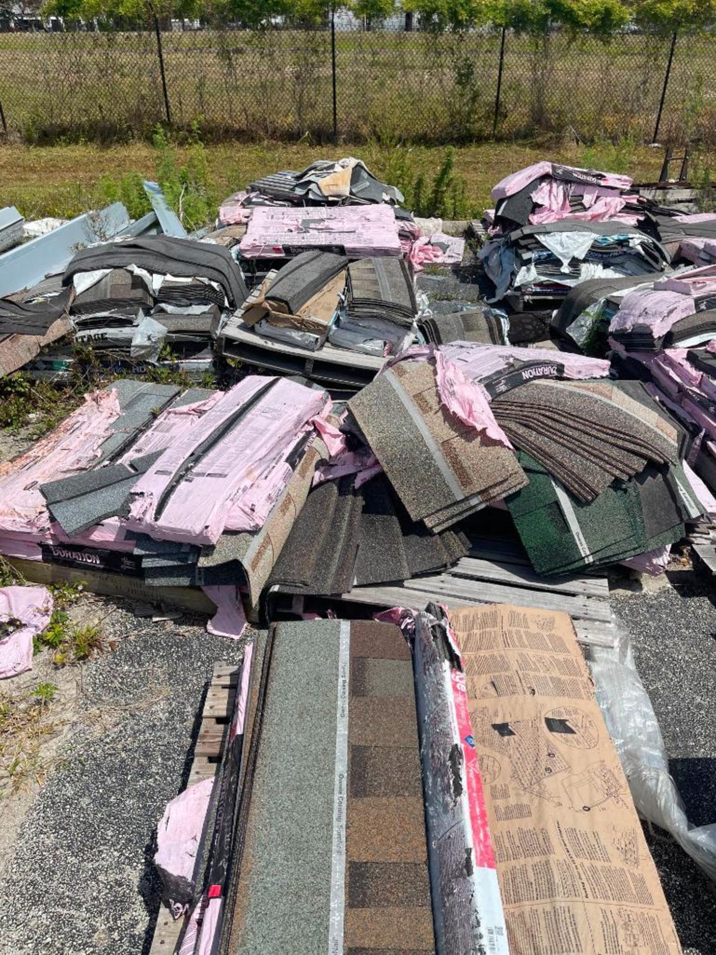 LOT: (35 approx.) Full or Partial Pallets of Assorted Asphalt Shingles - Image 4 of 15