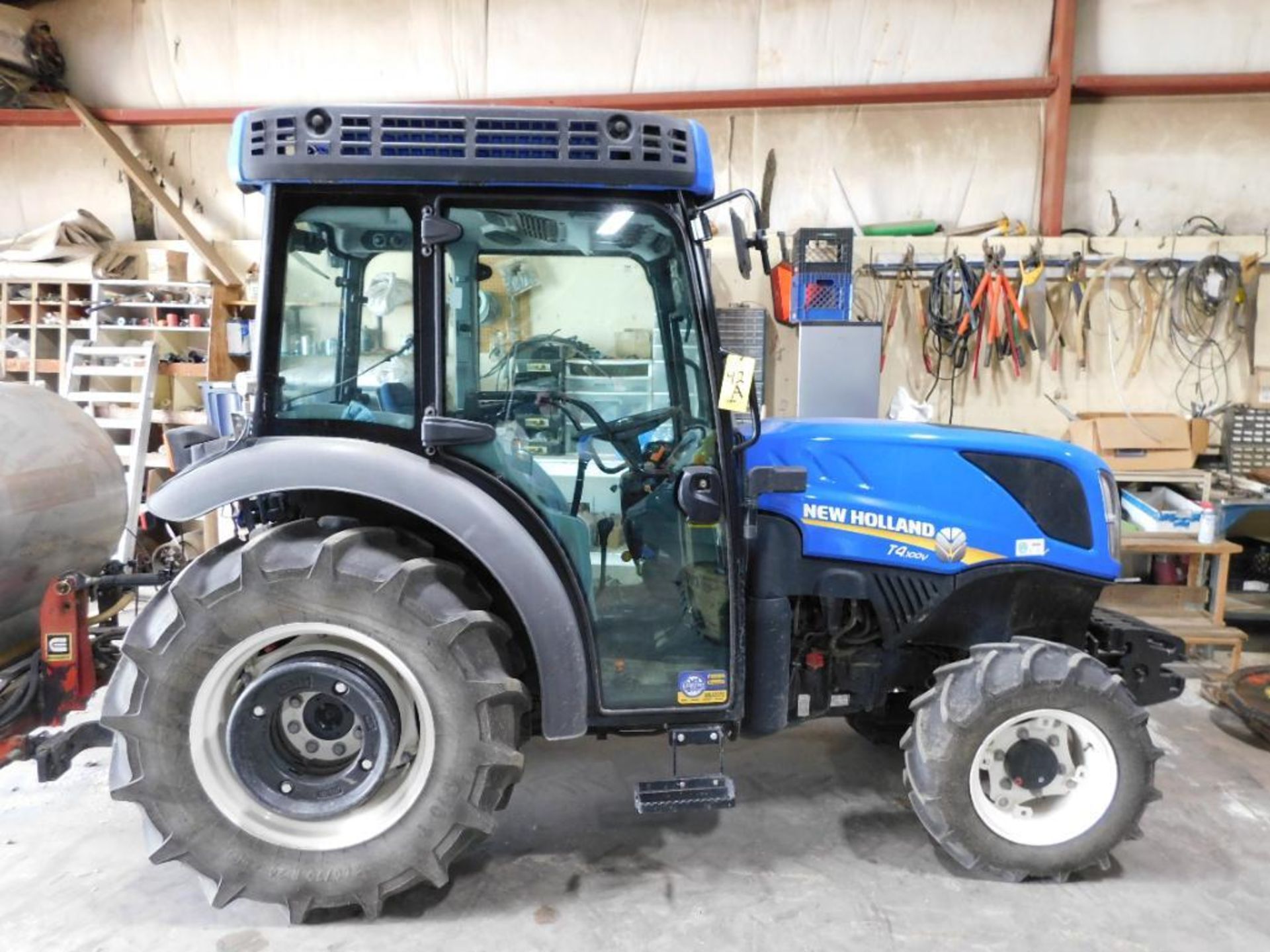 2022 New Holland T4-100V 4-Wheel Drive Tractor, FPT 4-Cylinder Turbo Diesel Engine, Enclosed Cab w/H