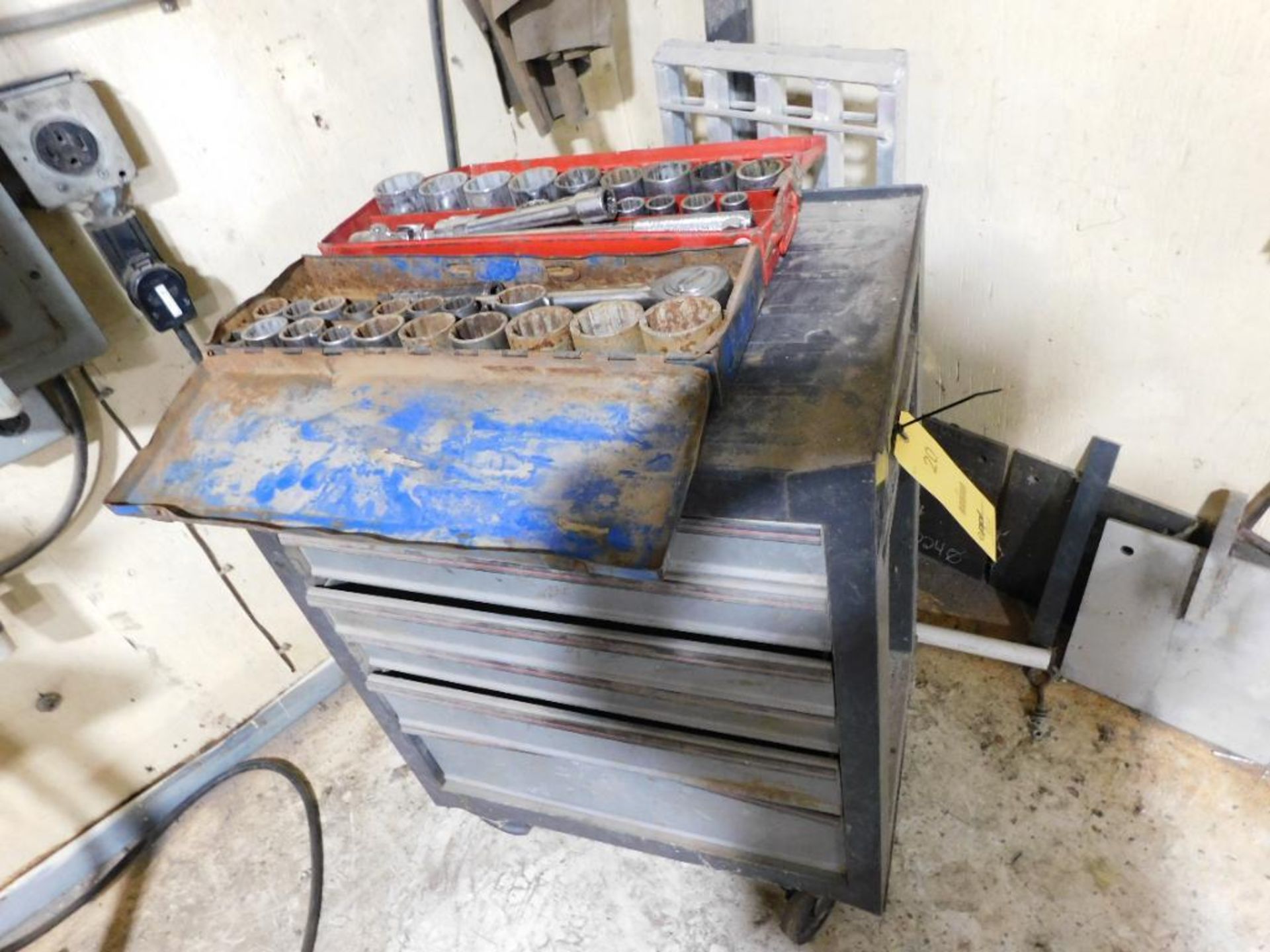 LOT: Craftsman Rolling Tool Chest w/Assorted Hand Tools & 3/4" Drive Socket Sets (LOCATED IN MAINTEN