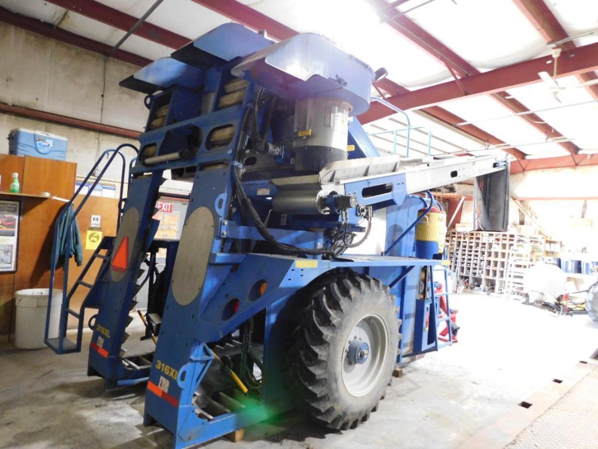 Oxbo 316XL Grape Harvester (LOCATED IN MAINTENANCE AREA) - Image 6 of 9