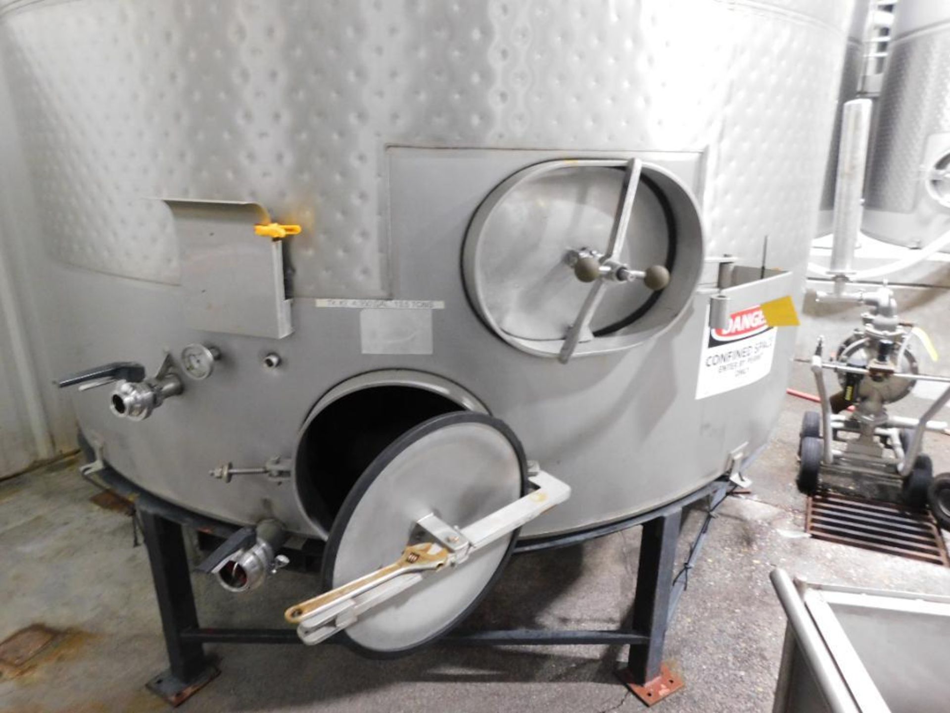 Liquid Assets Manufacturing 4,350 Gallon Stainless Steel Wine Fermentation Tank w/Glycol Jacket (IMP - Image 4 of 4