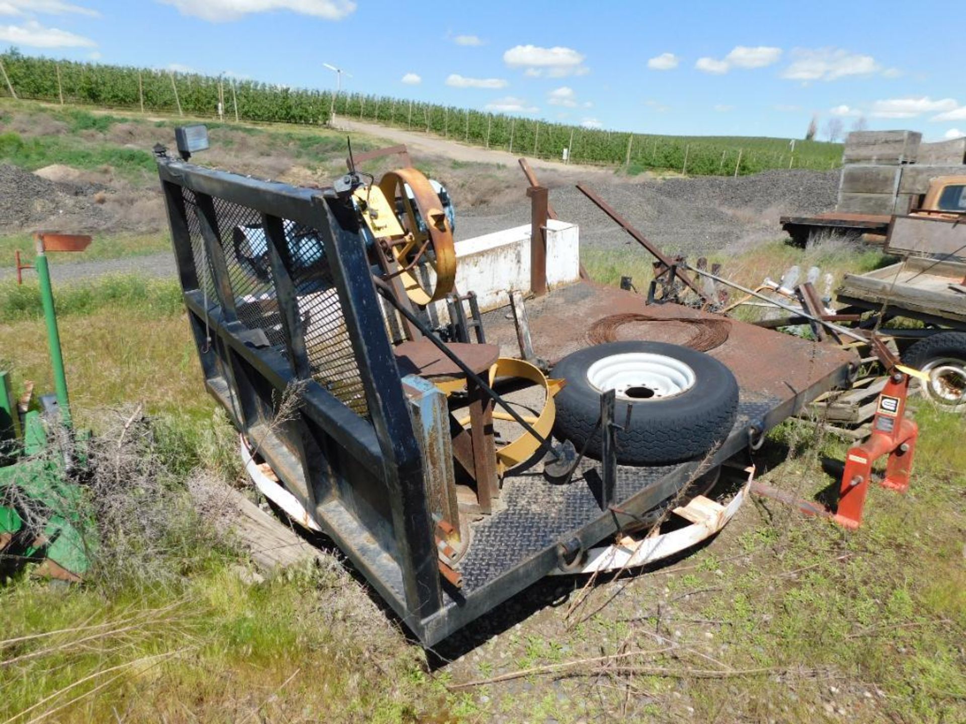 8' Flat Bed Truck Body w/Toolboxes (LOCATED IN MAINTENANCE AREA) - Image 2 of 2