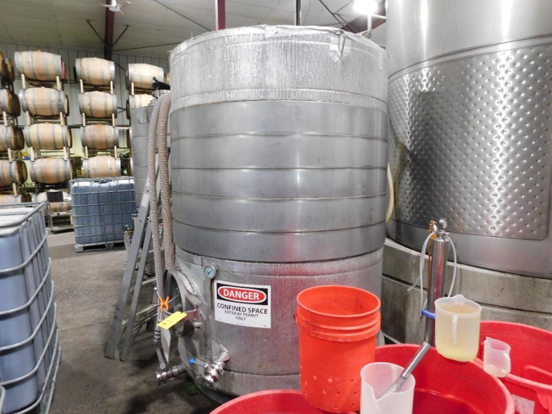 1,000 Gallon Stainless Steel Wine Storage Tank w/Glycol Jacket (LOCATED IN WINERY)