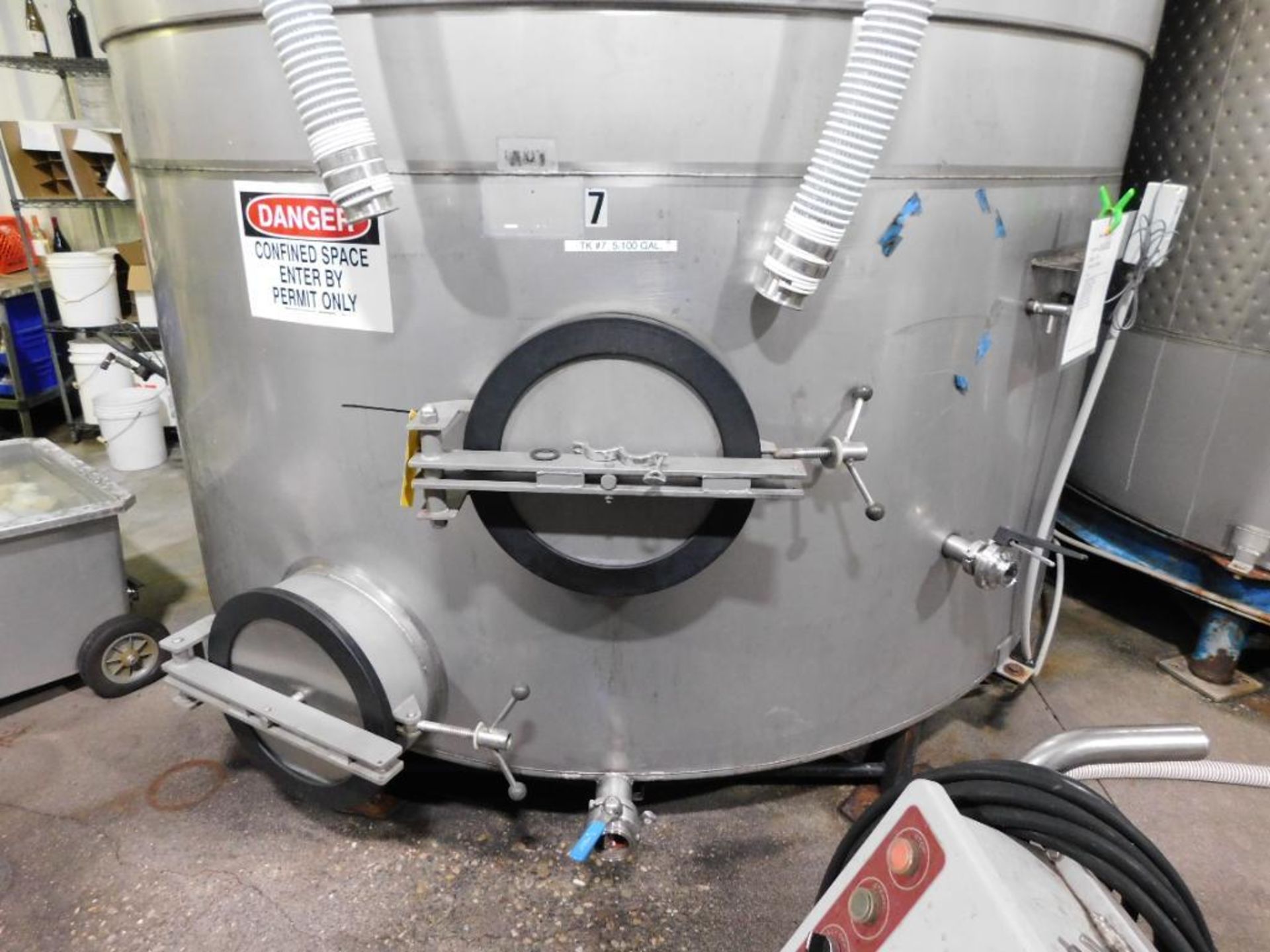 Spokane Metal Products 5,100 Gallon Stainless Steel Wine Fermentation Tank w/Glycol Jacket (LOCATED - Image 3 of 3
